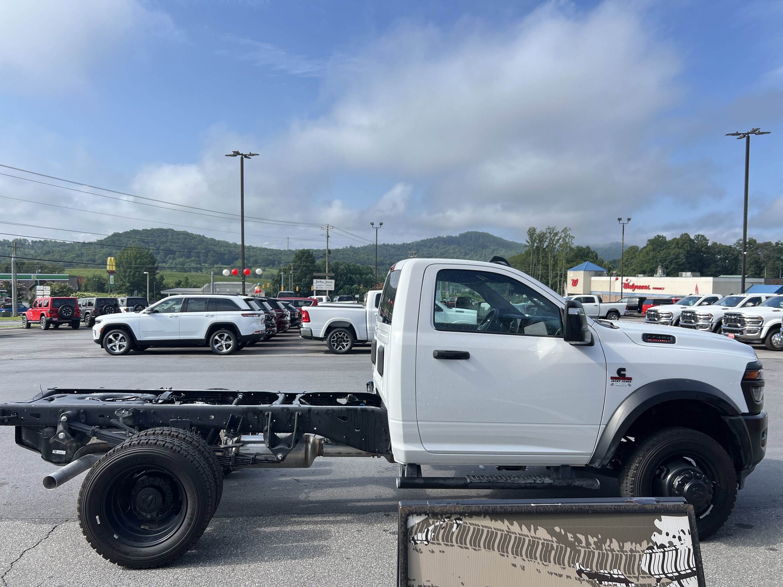 2025 Ram 5500 Tradesman photo 2