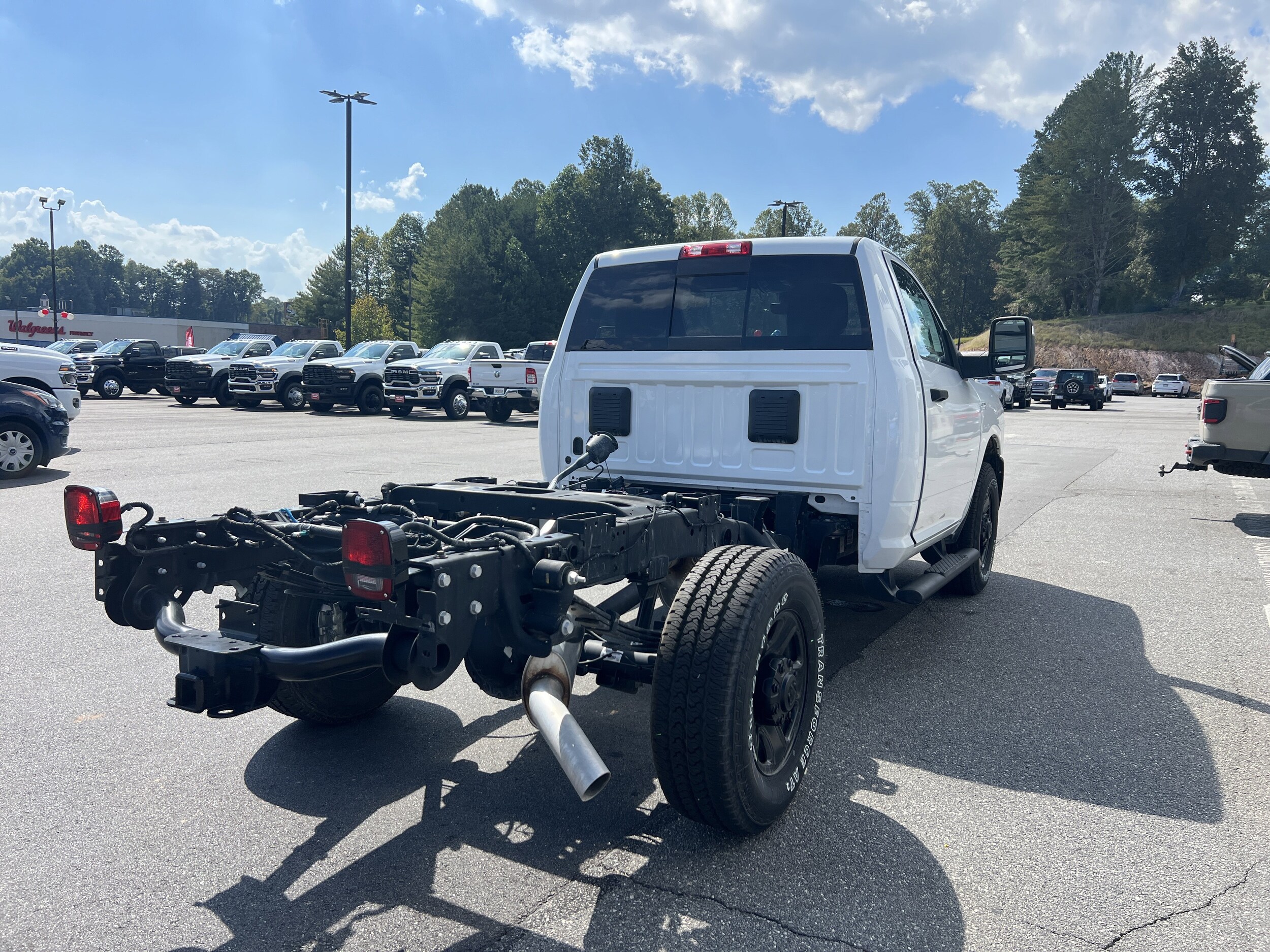 2025 Ram 3500 Tradesman photo 2