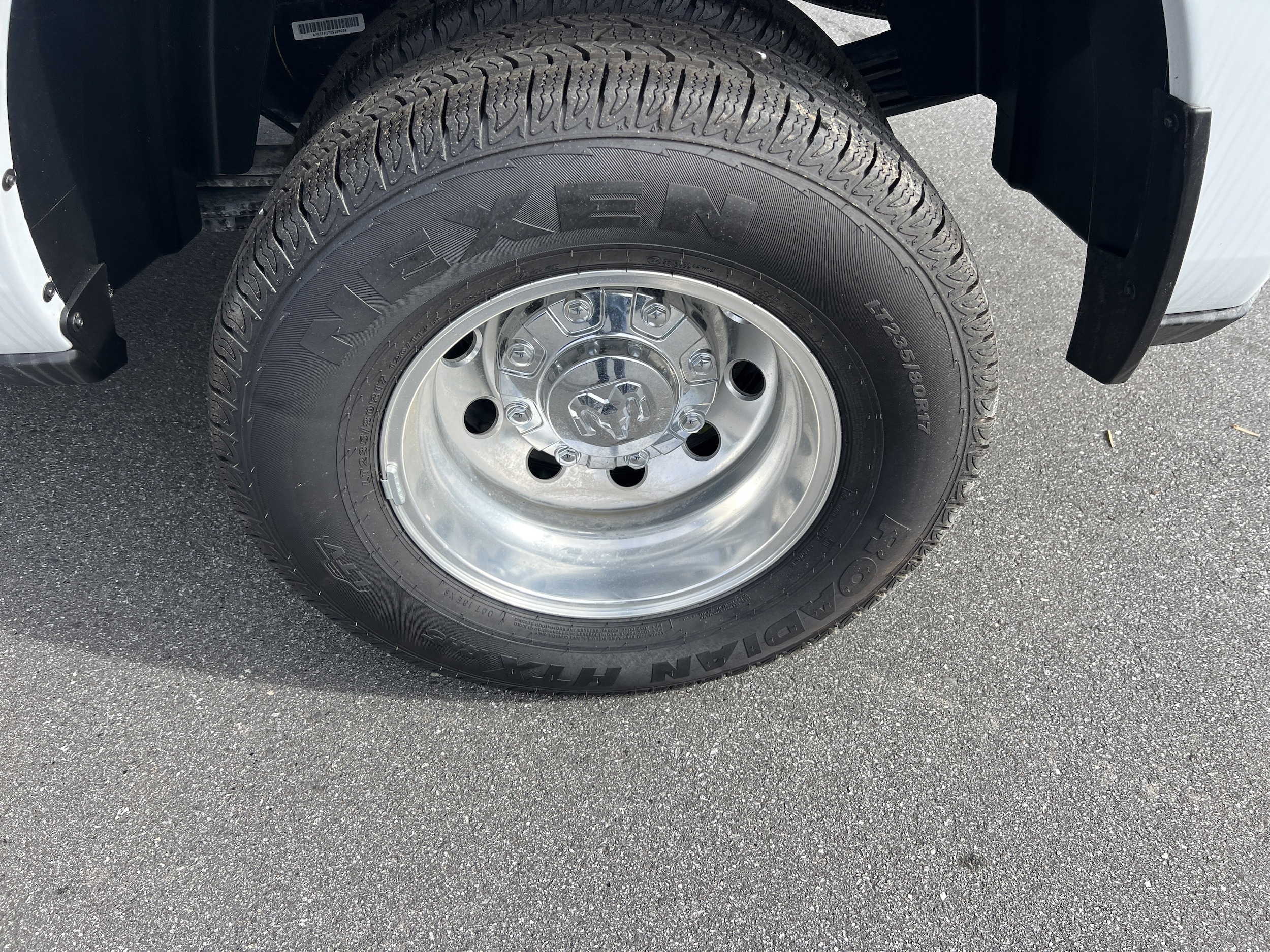 2026 RAM 3500 Laramie - Photo 14