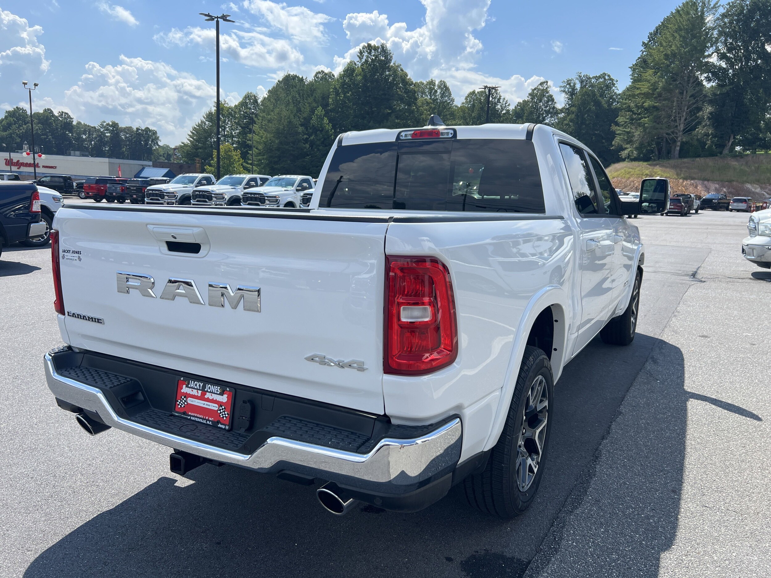 2025 Ram 1500 Laramie photo 2