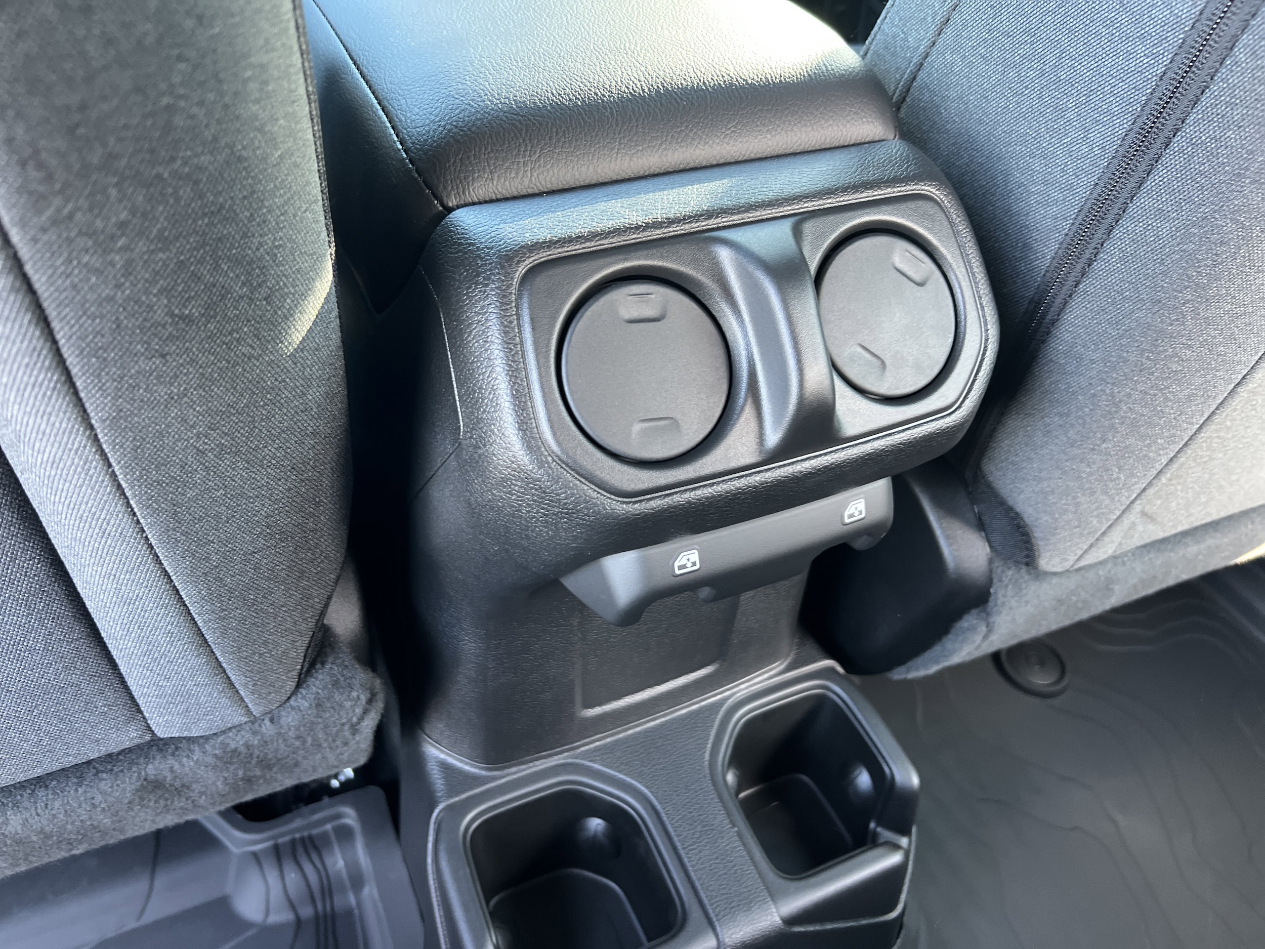2025 Jeep Wrangler 4-Door Sport - Photo 10