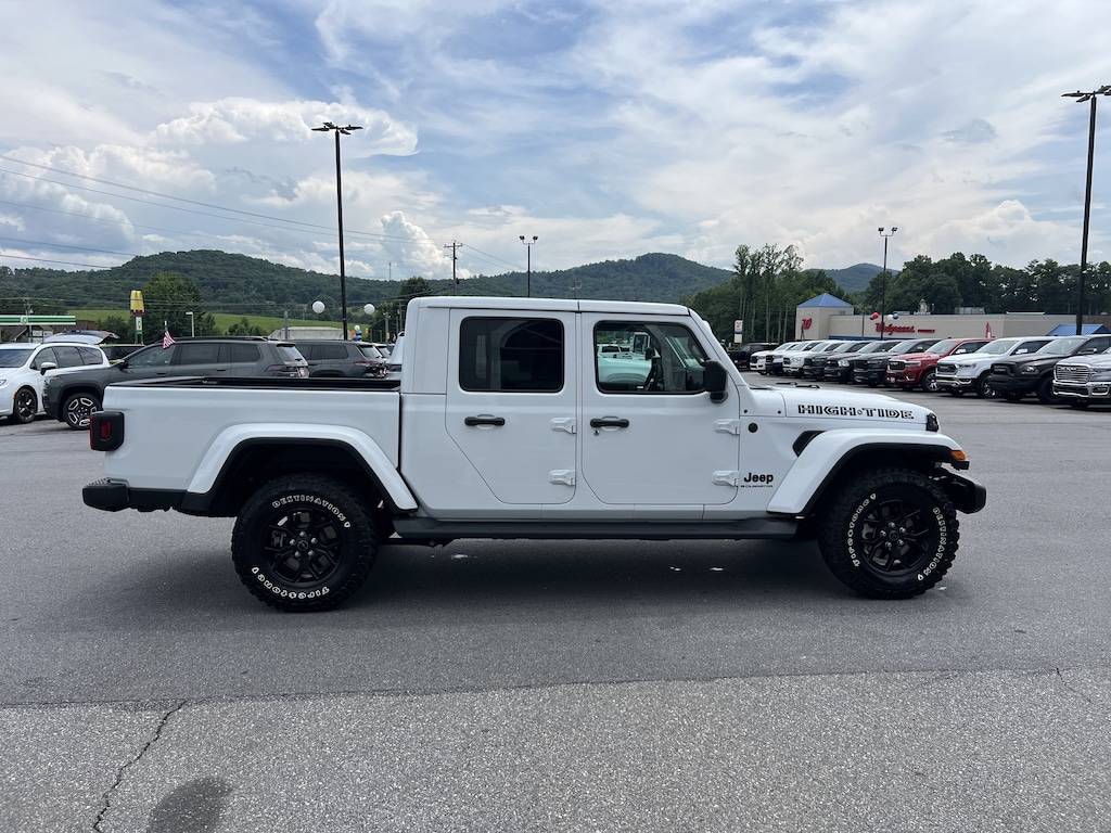 Used 2025 Jeep Gladiator High Tide Truck Crew Cab