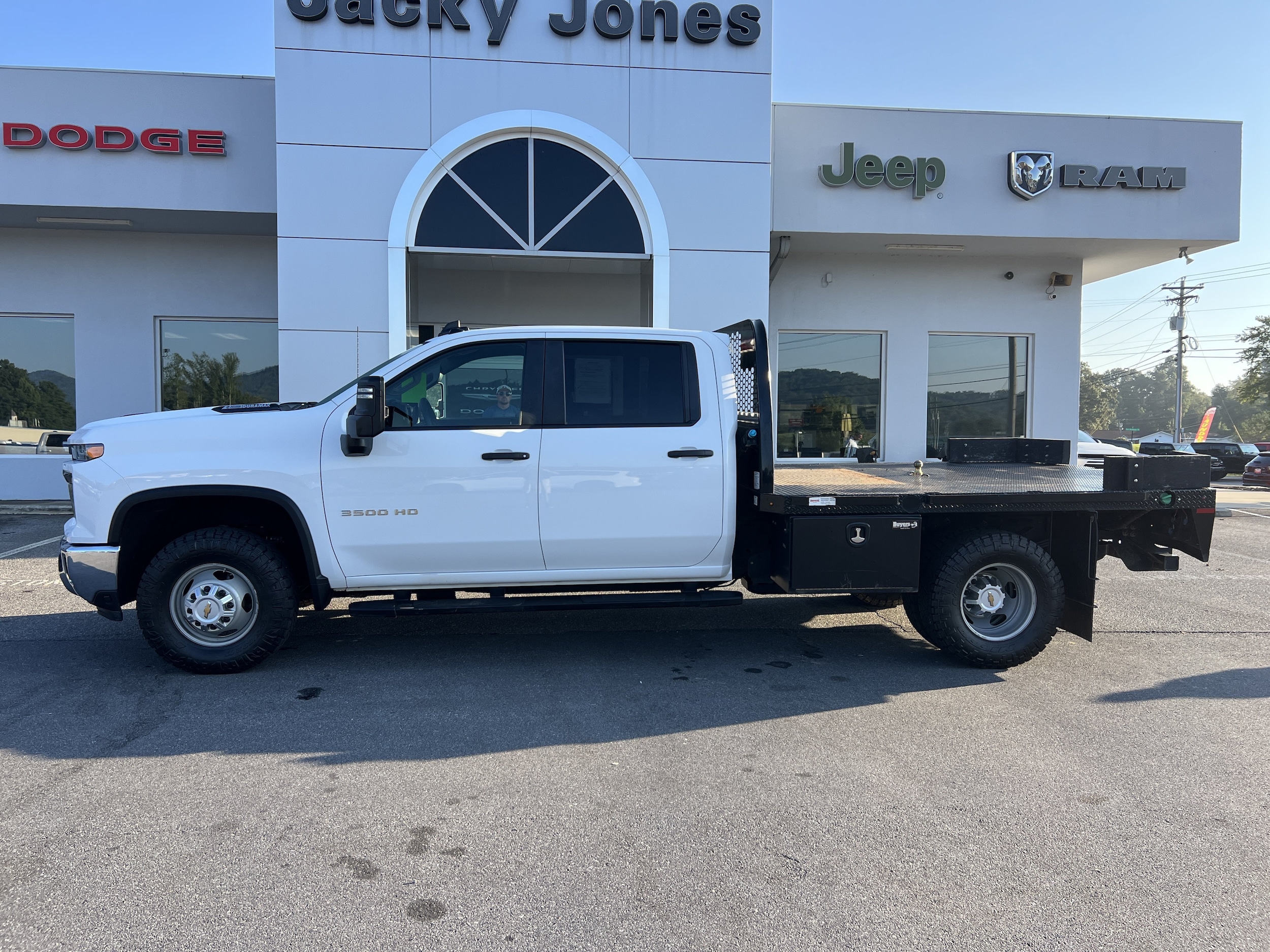 2024 Chevrolet Silverado 3500 Chassis Cab