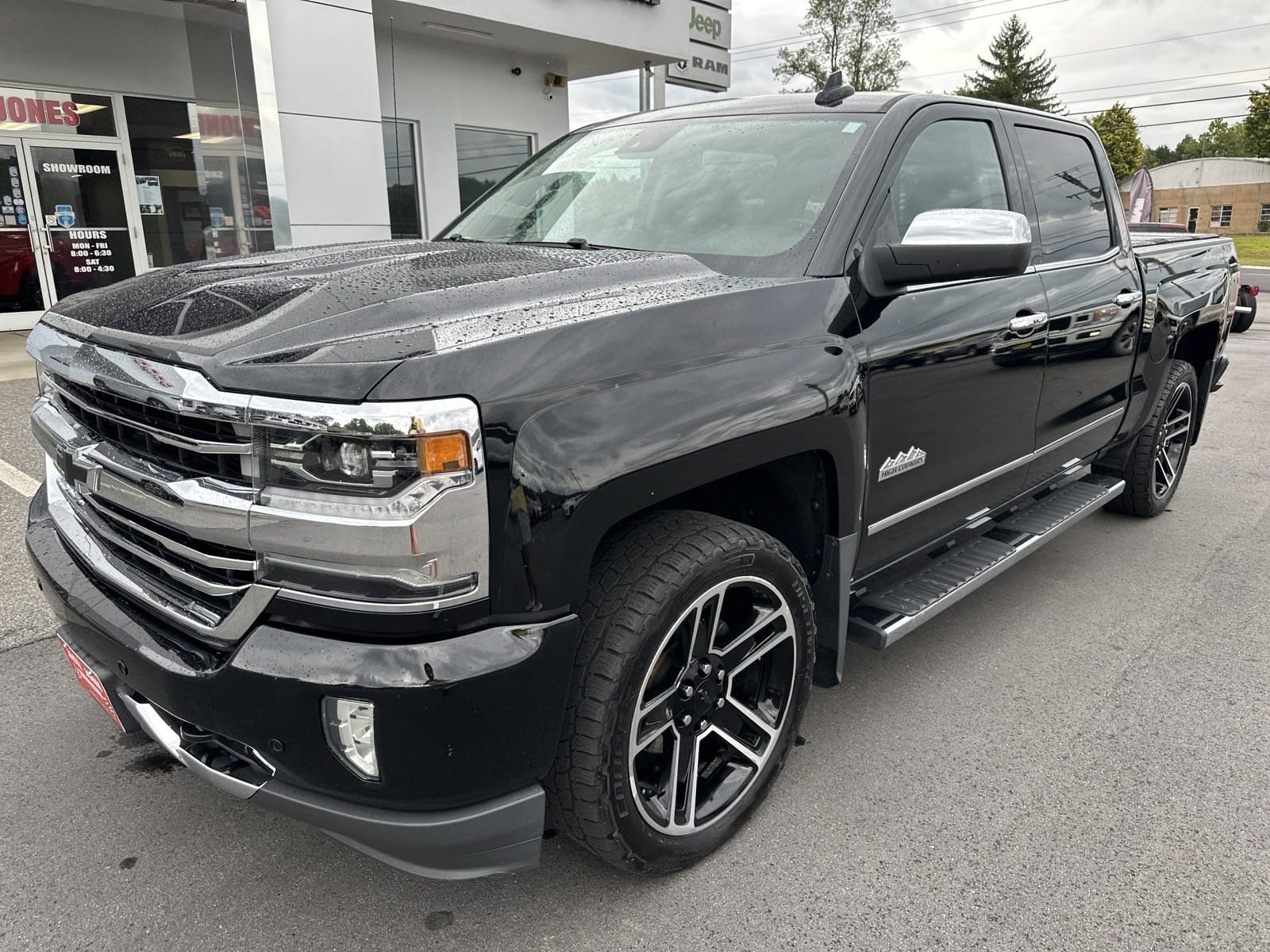 Used 2017 Chevrolet Silverado 1500 High Country with VIN 3GCUKTEJ6HG251885 for sale in Hayesville, NC