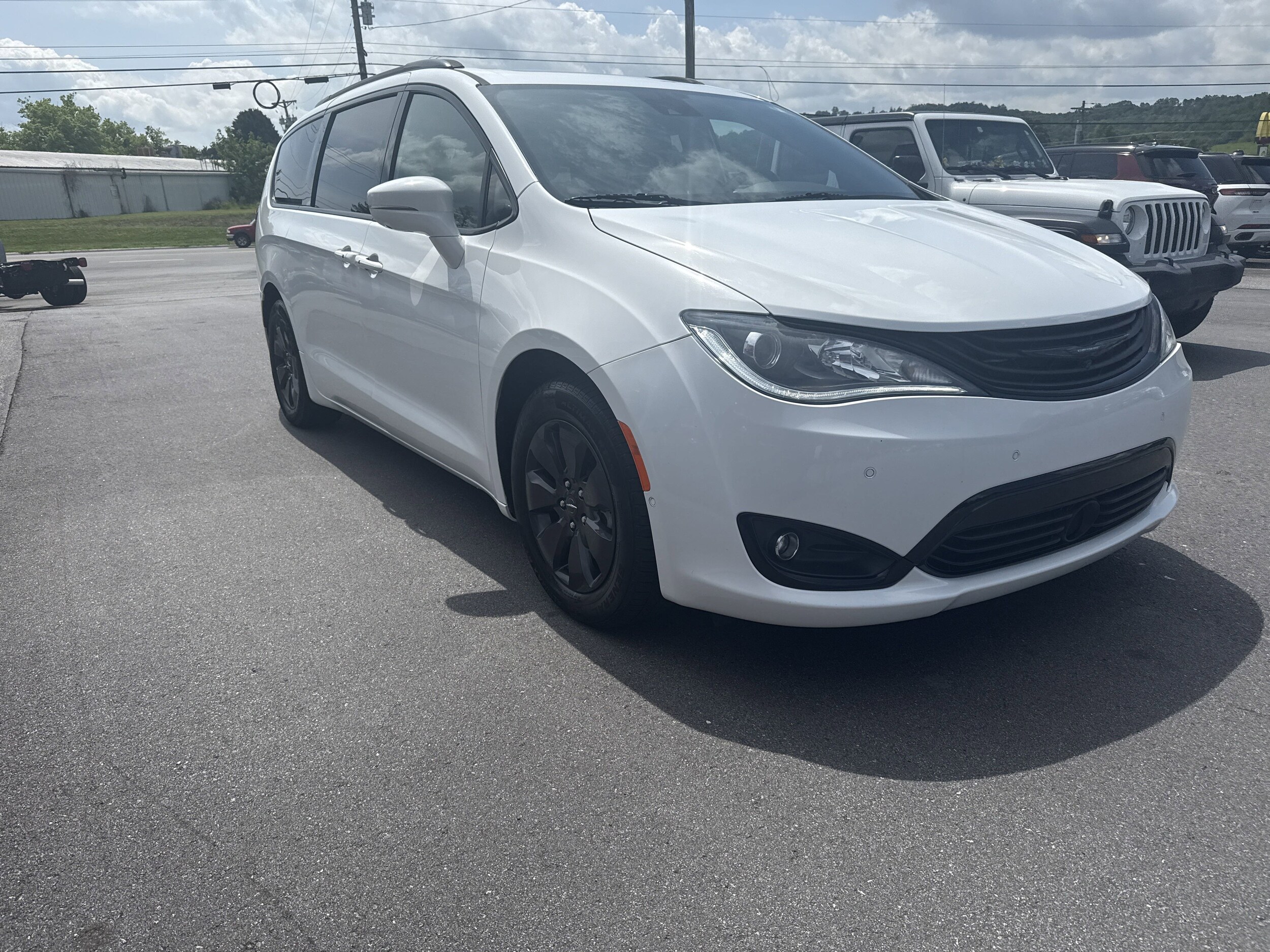 2019 Chrysler Pacifica Hybrid Limited photo 4