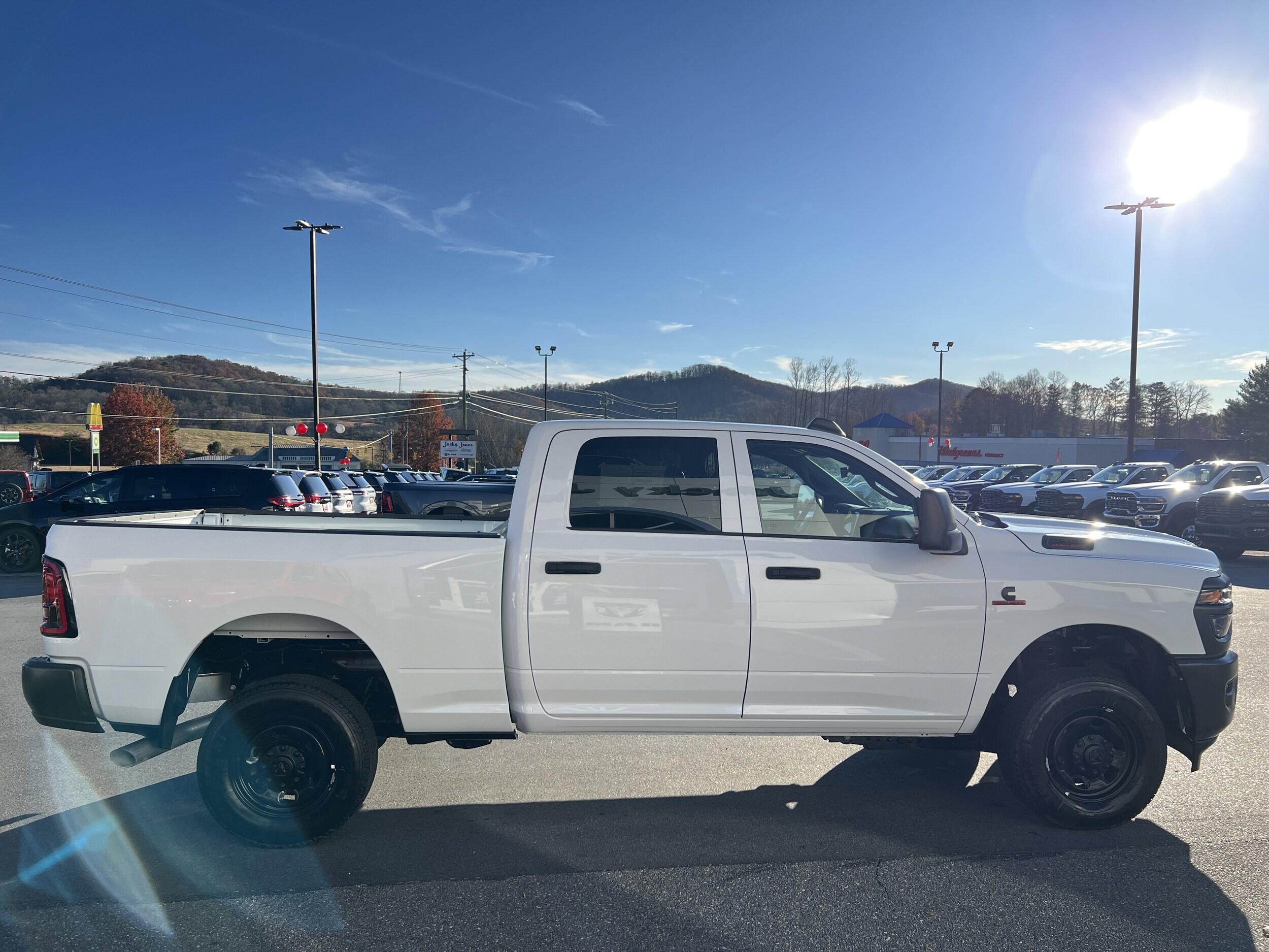 2025 Ram 2500 Tradesman photo 3