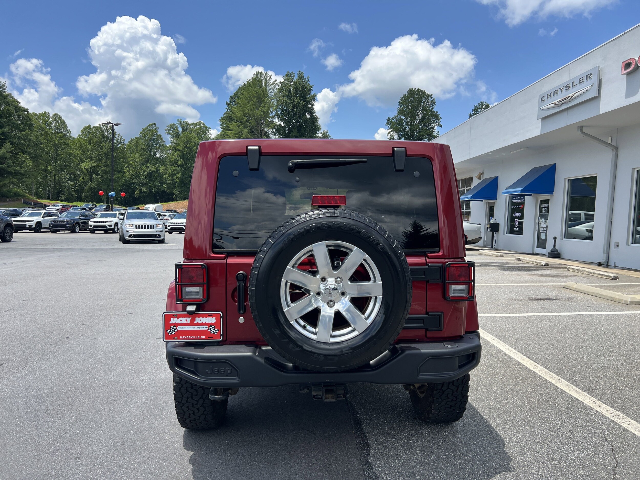 Used 2012 Jeep Wrangler Unlimited Sahara with VIN 1C4HJWEG6CL200408 for sale in Hayesville, NC