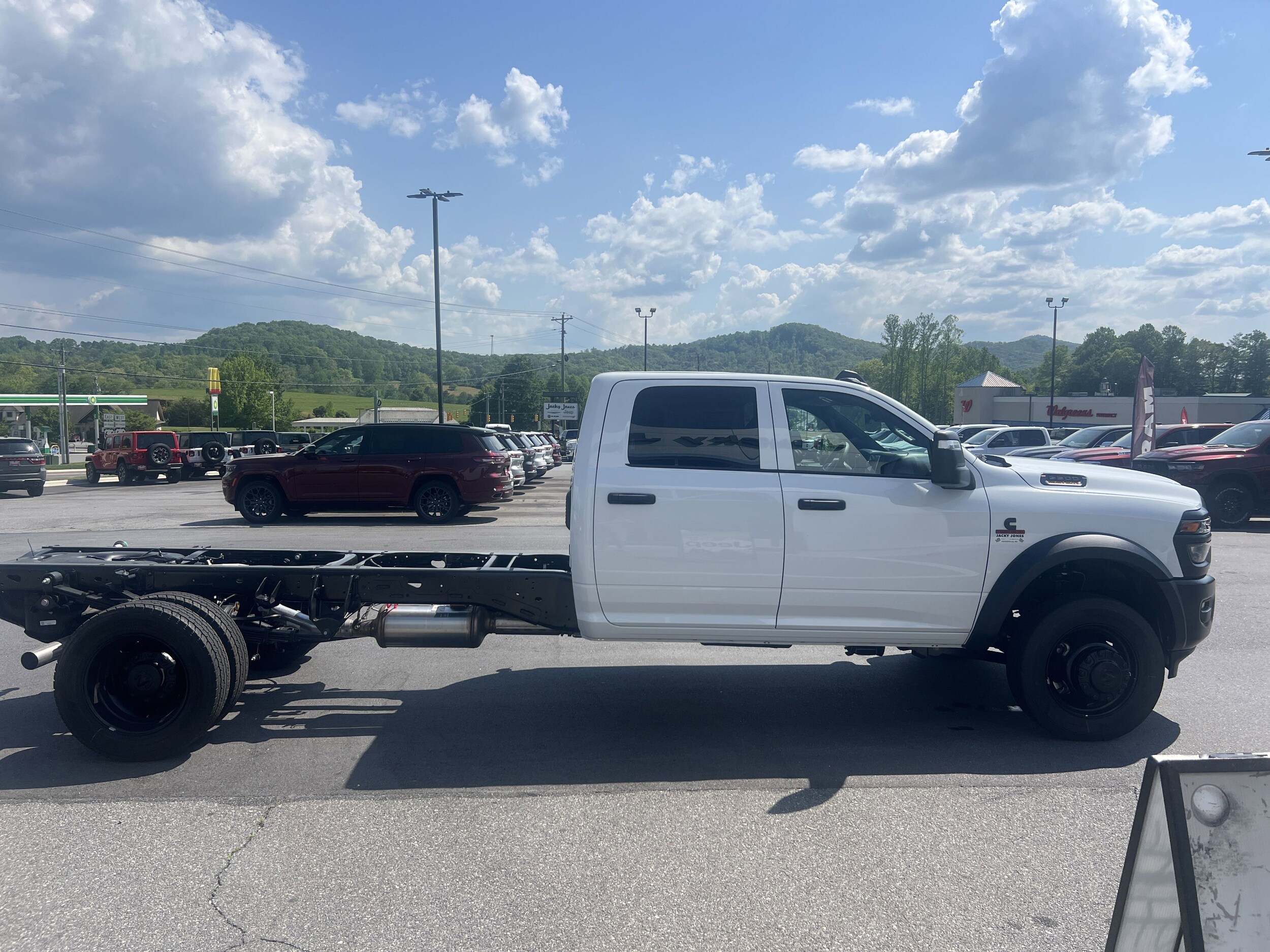2025 Ram 5500 Tradesman photo 4