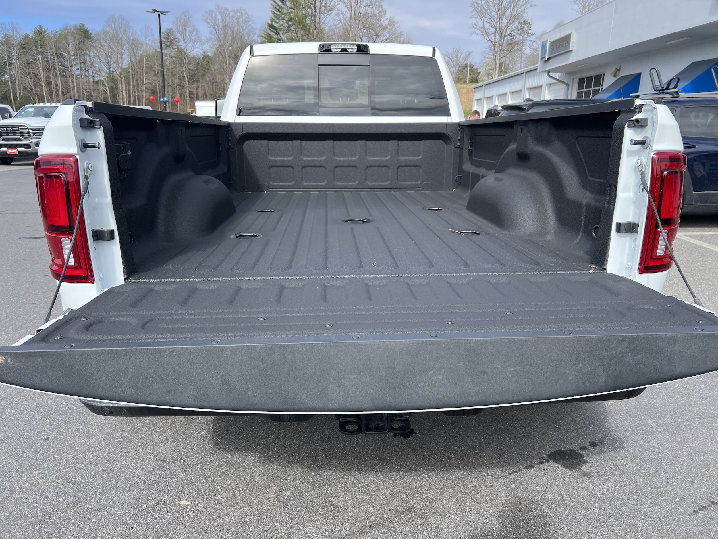 2026 RAM 3500 Laramie - Photo 11