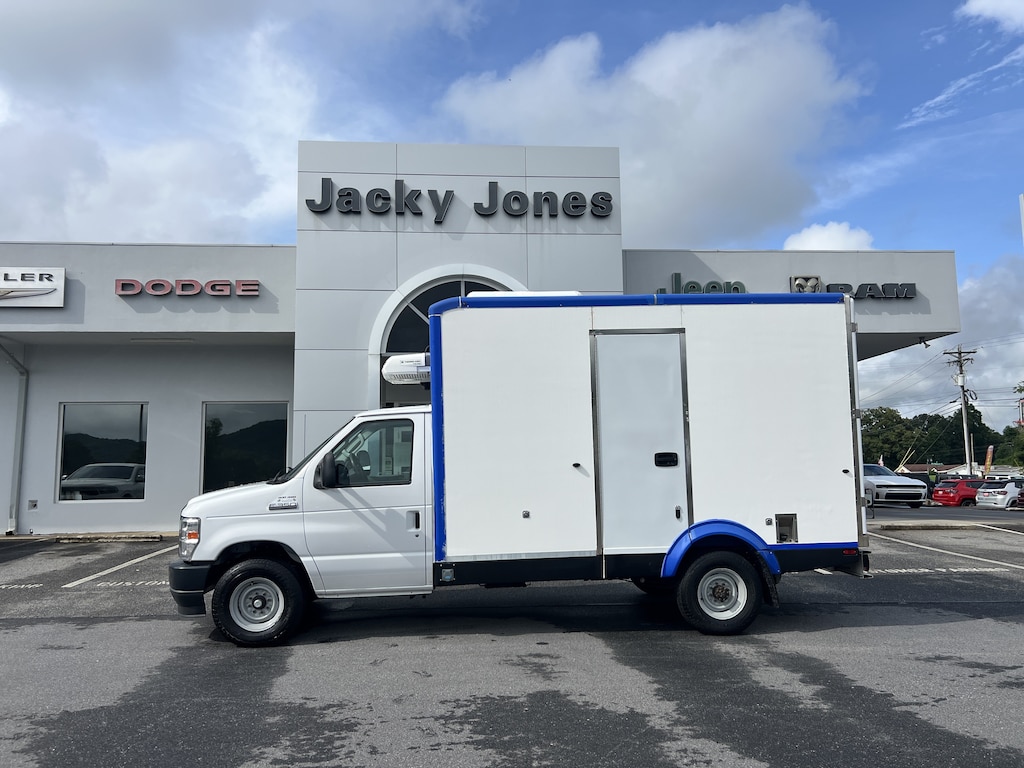 Used 2023 Ford E-350 Cutaway XL Truck