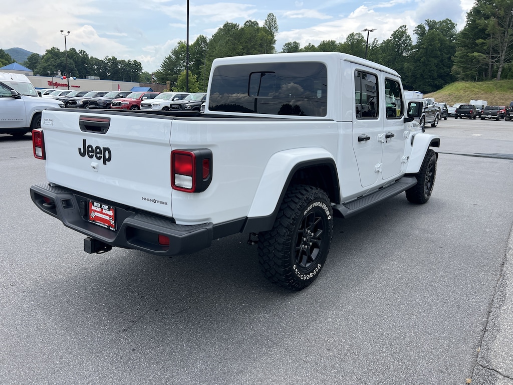 Used 2025 Jeep Gladiator High Tide Truck Crew Cab