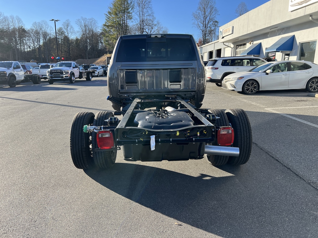 New 2026 Ram 3500 Chassis Cab Tradesman/Big Horn Pickup