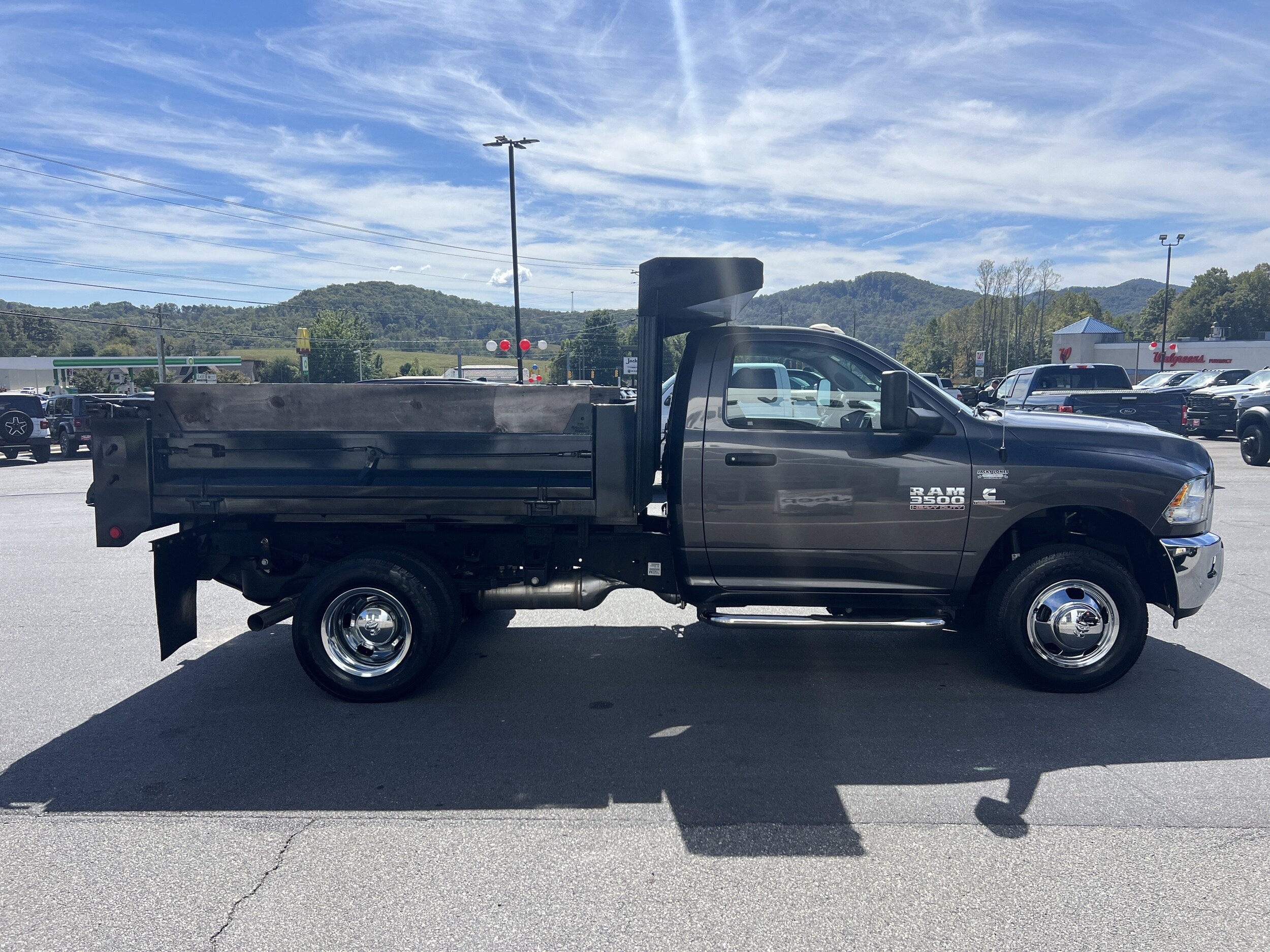 2018 Ram 3500 Tradesman photo 2