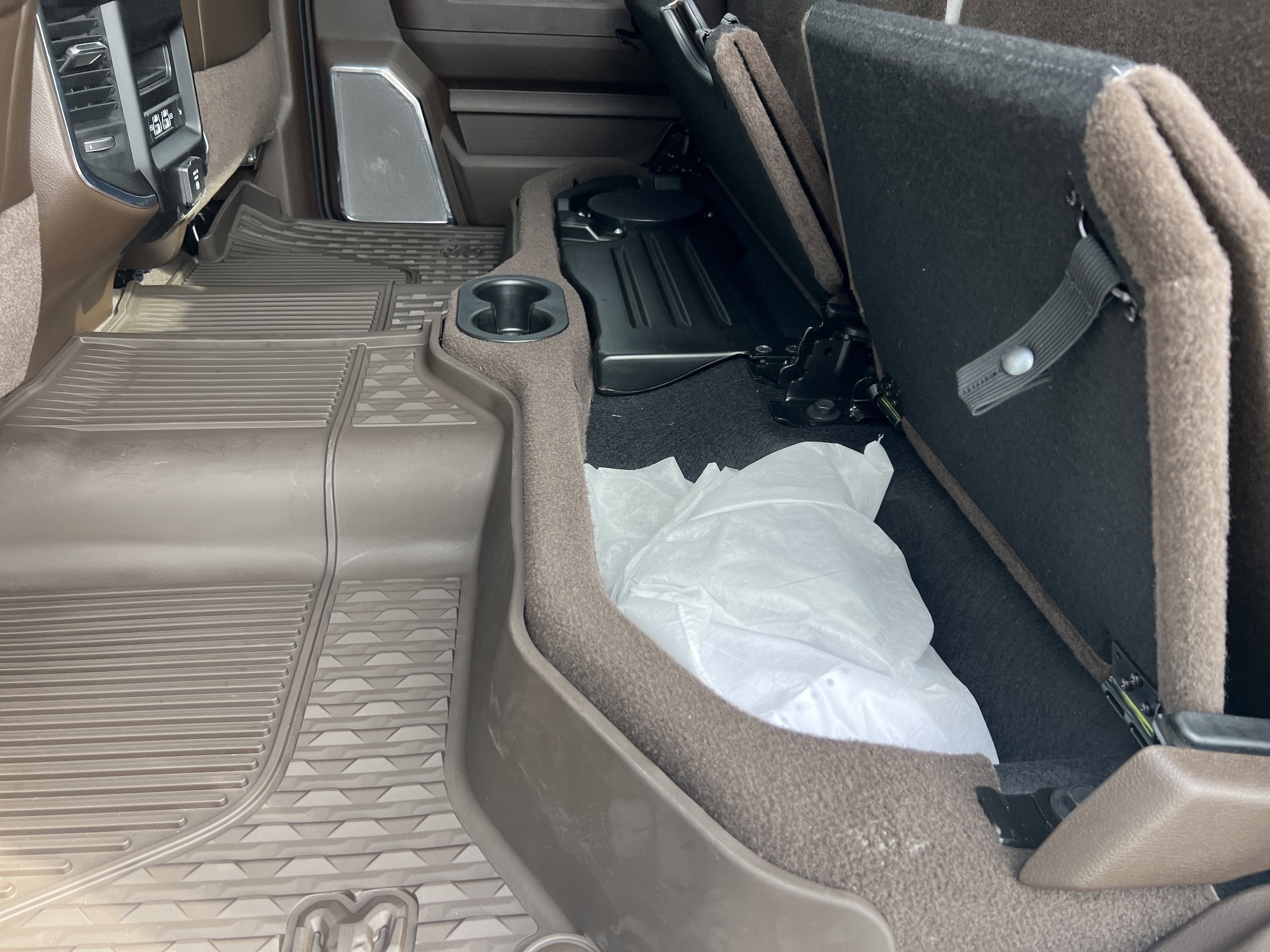 2026 RAM 3500 Laramie - Photo 17