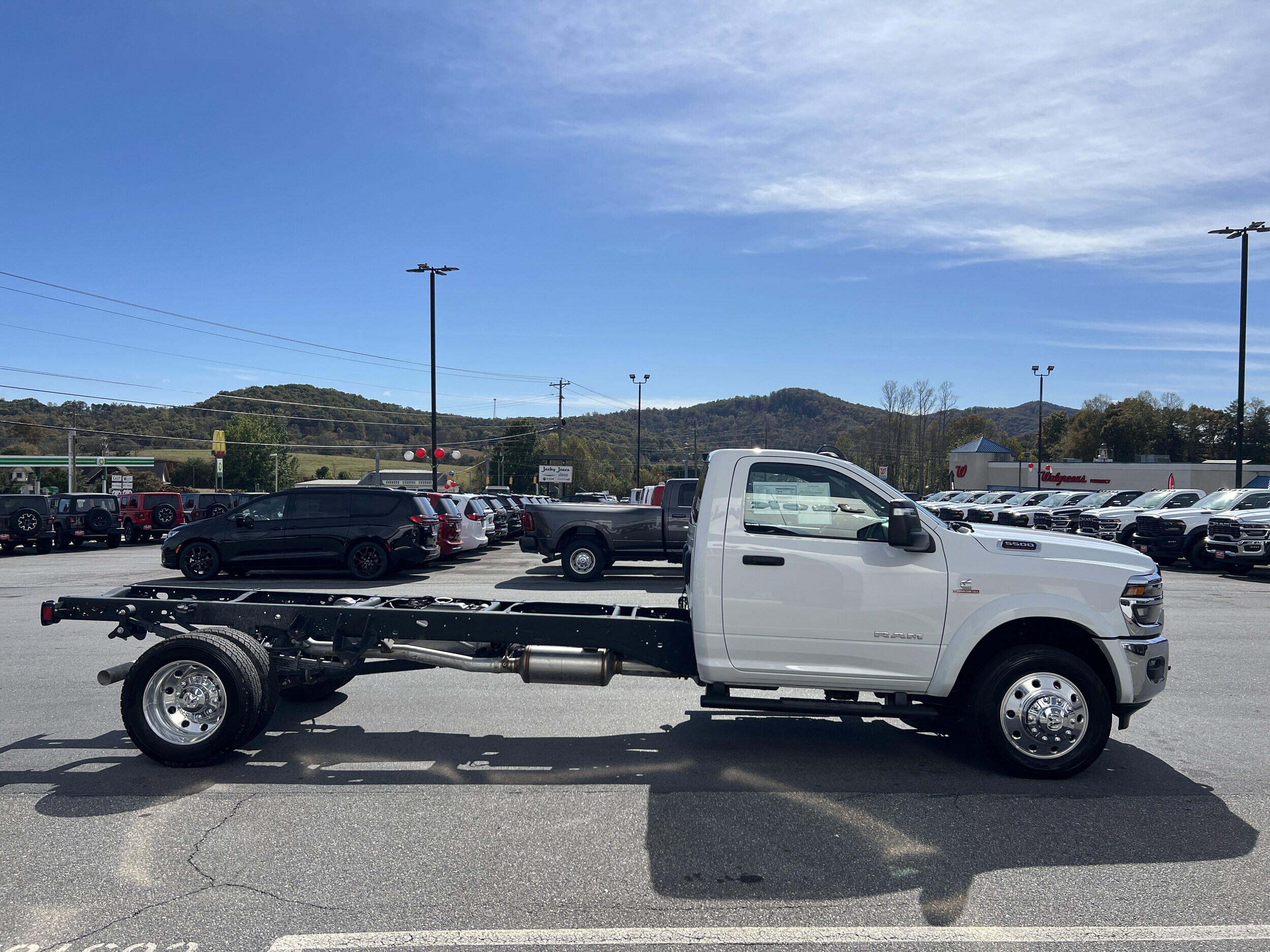 2025 Ram 5500 photo 3
