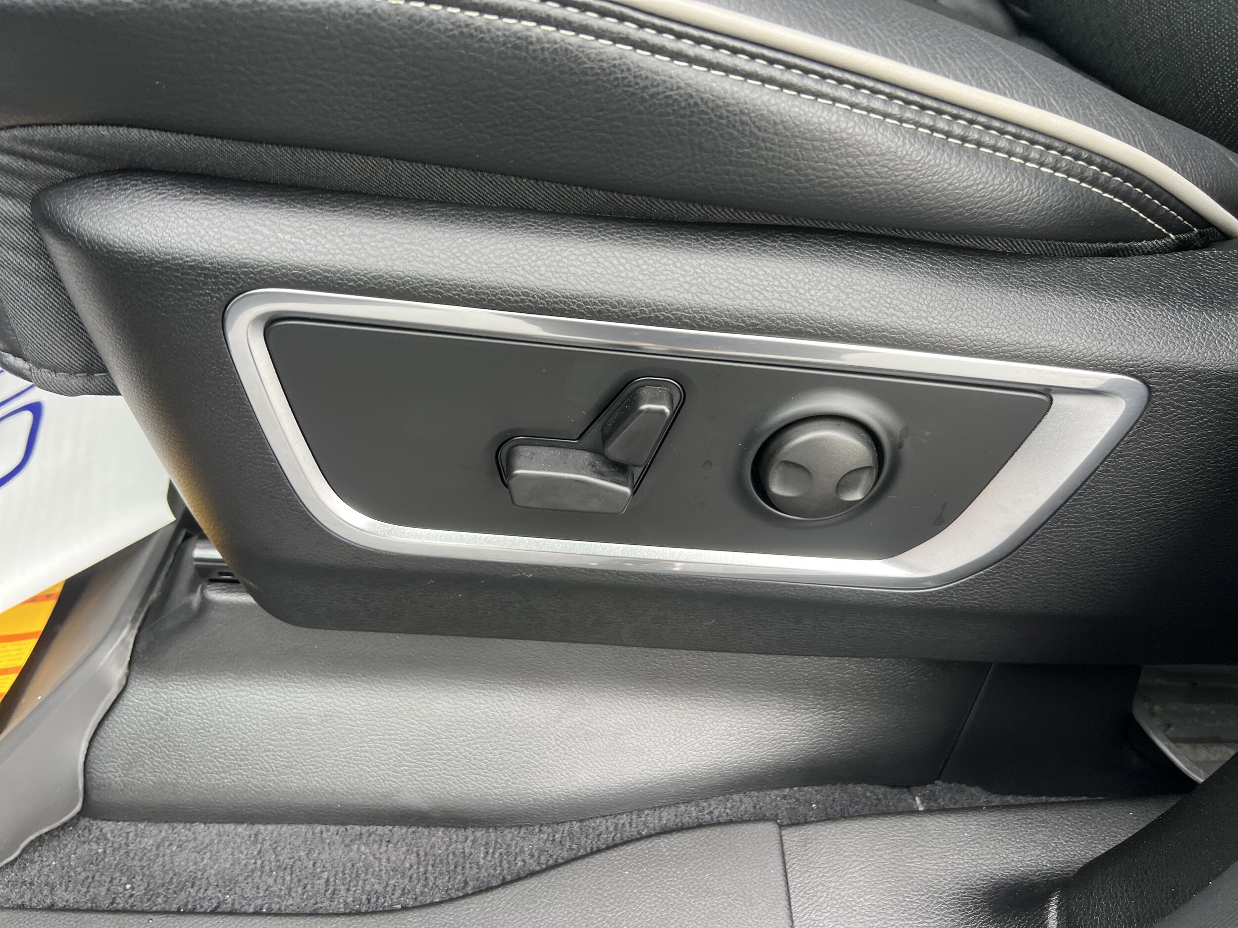 2025 RAM Ram 1500 Pickup Laramie - Photo 25