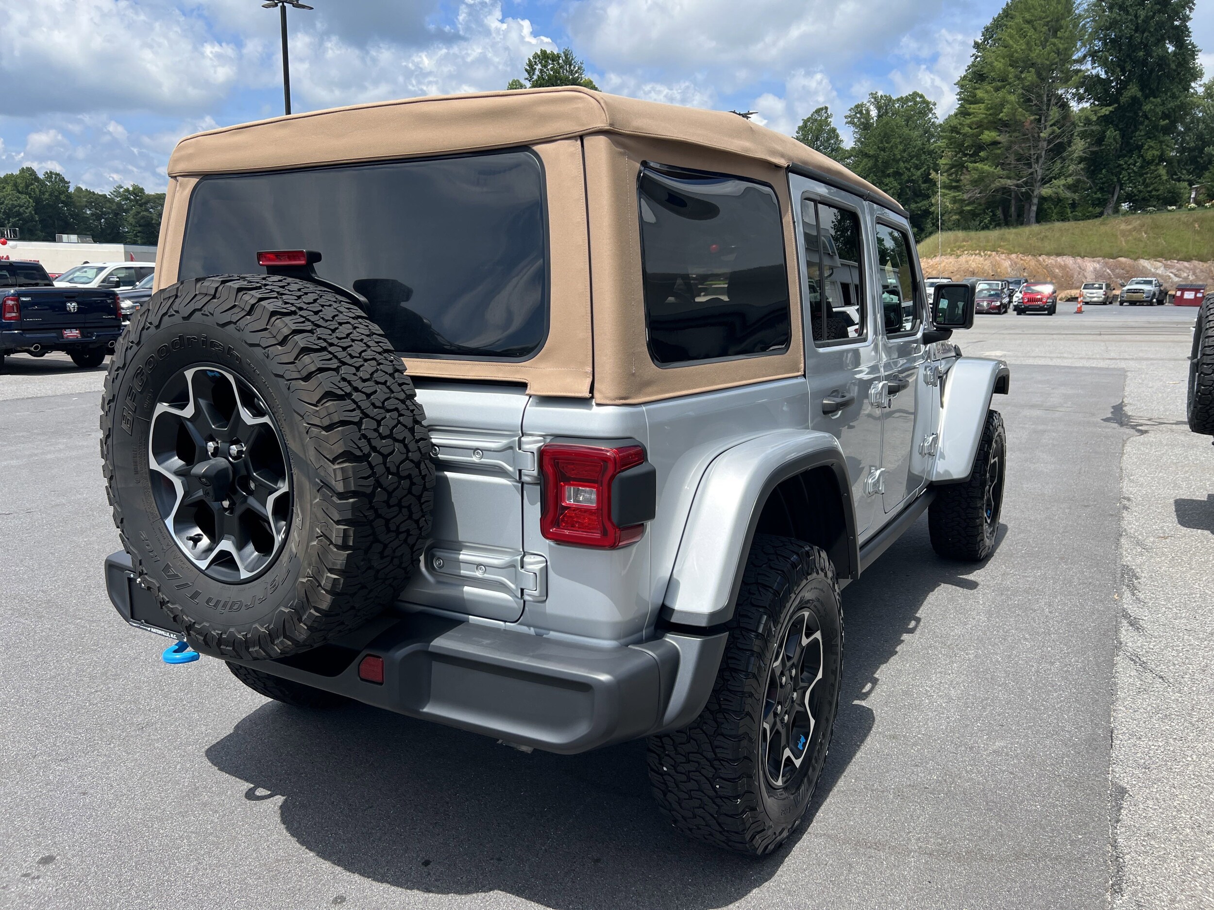 2022 Jeep Wrangler Unlimited Rubicon 4xe photo 2