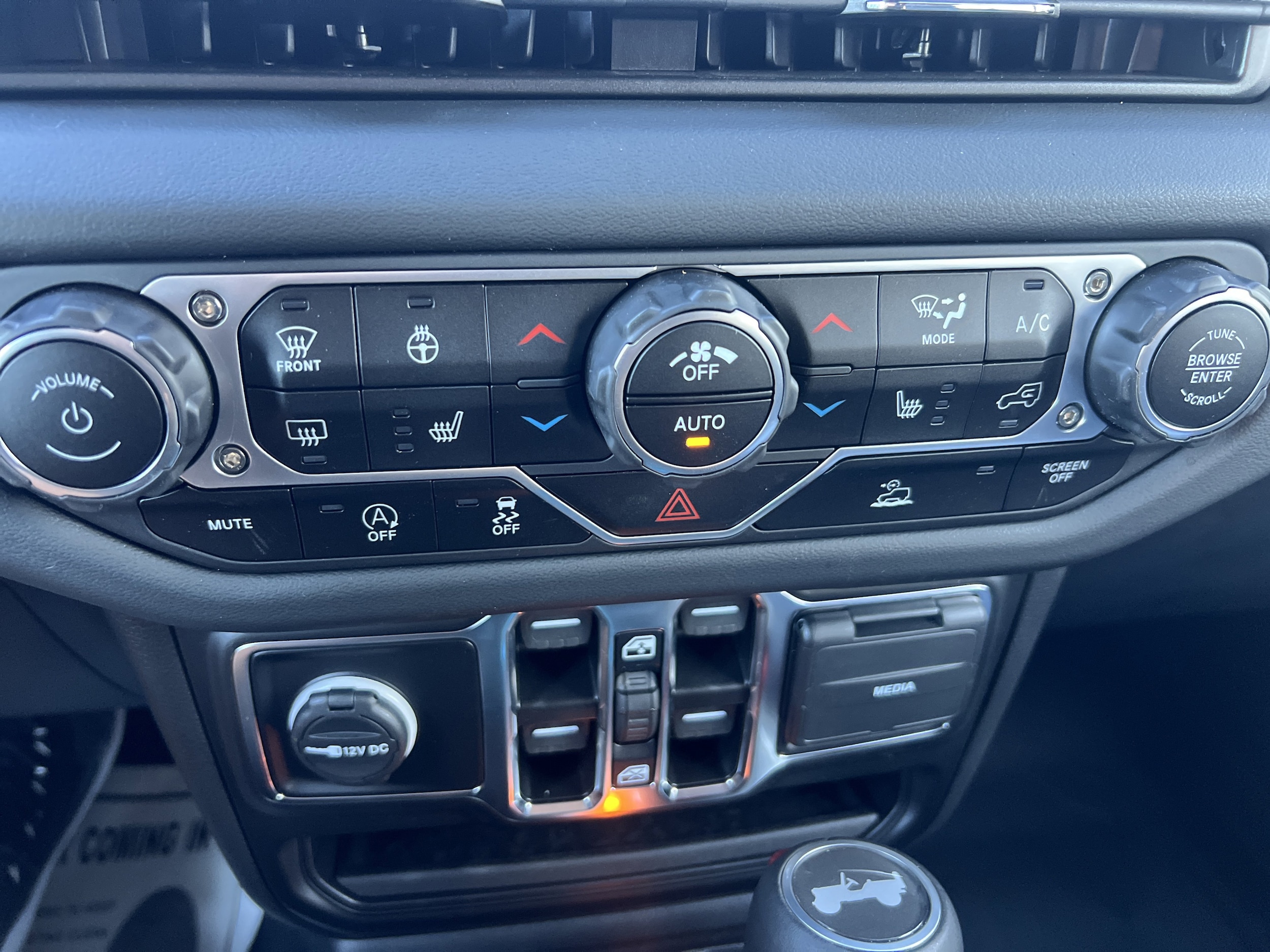 2024 Jeep Wrangler 4-Door Sahara - Photo 19