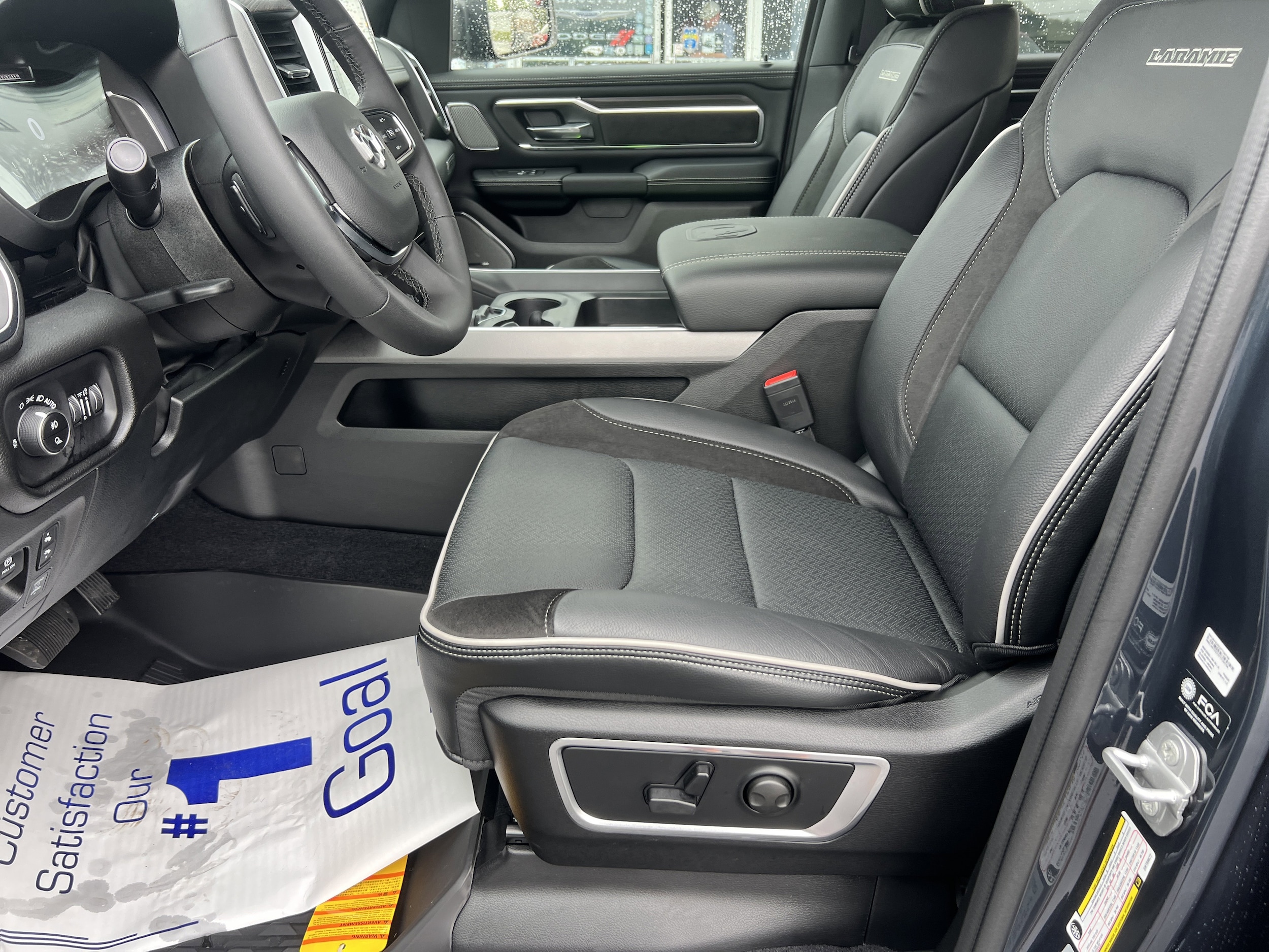 2025 RAM Ram 1500 Pickup Laramie - Photo 24