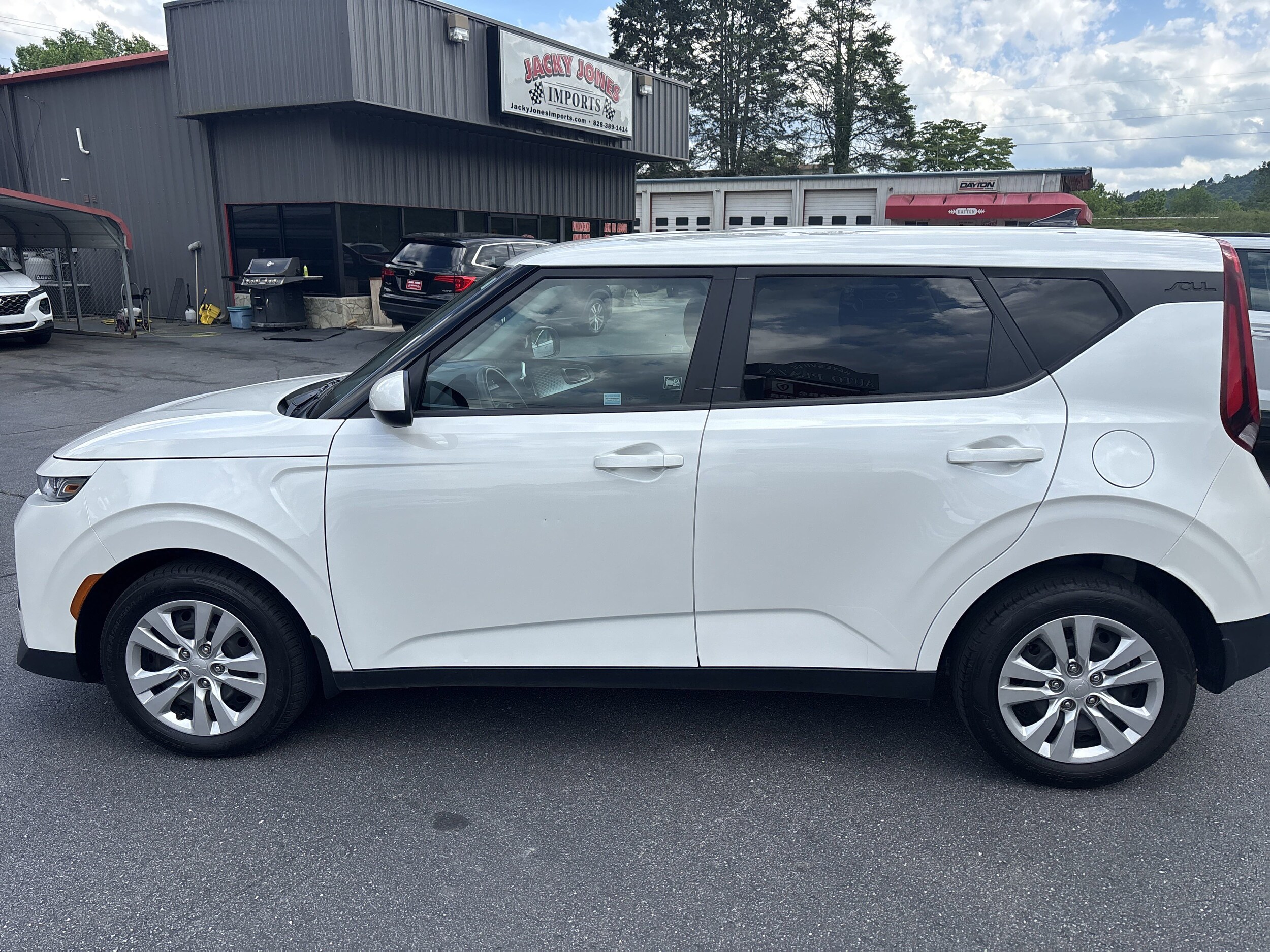 2022 Kia Soul LX photo 2