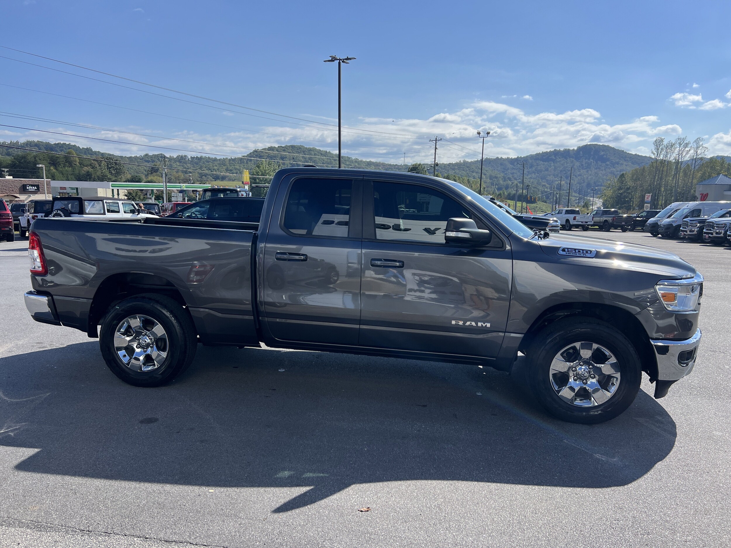 2022 Ram 1500 Big Horn photo 3