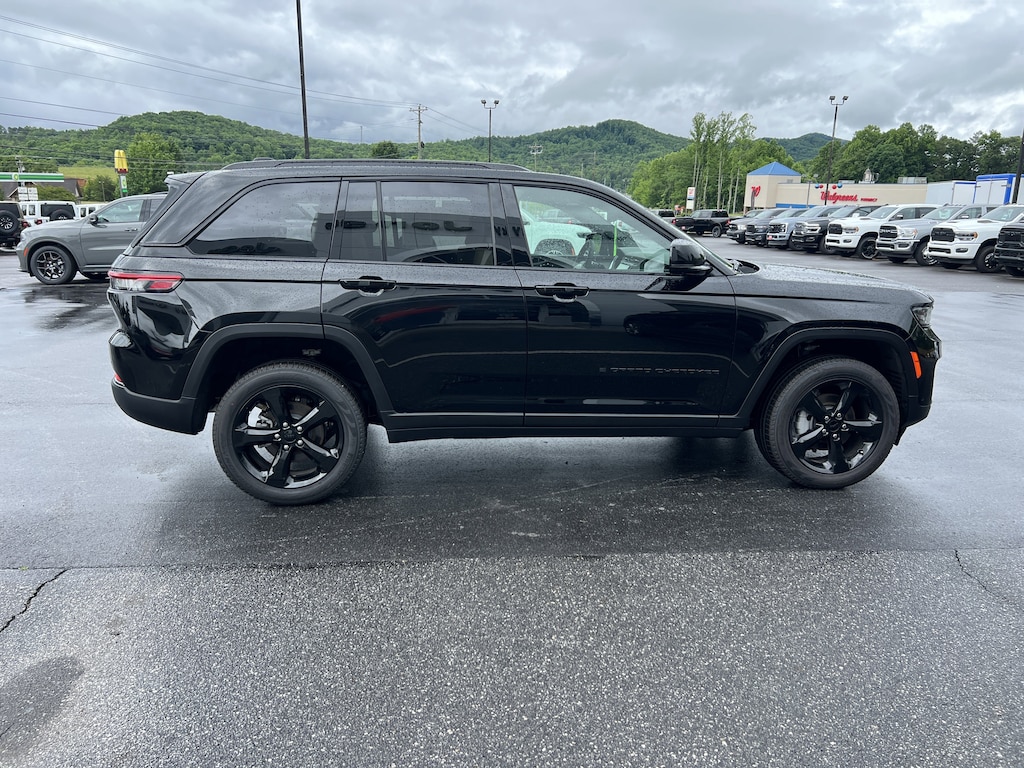 Used 2025 Jeep Grand Cherokee Limited Limited 4x4