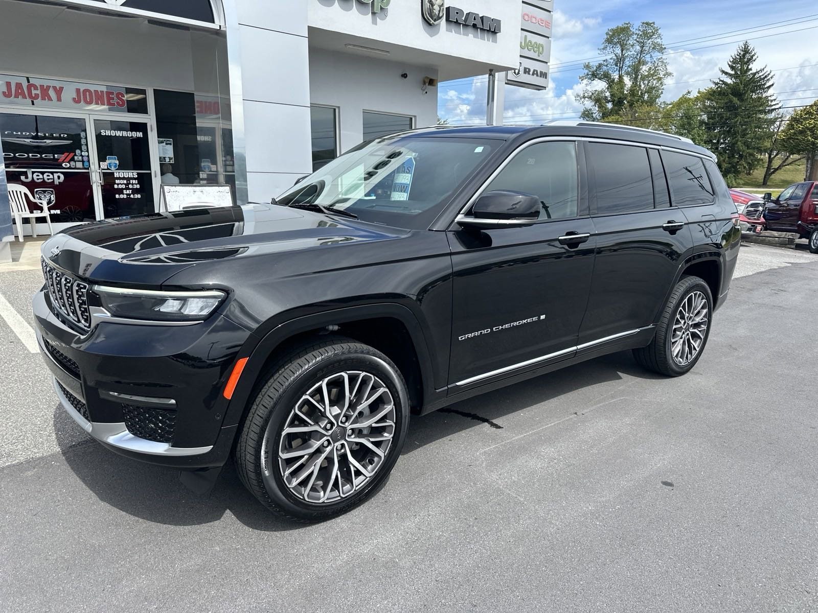 Used 2021 Jeep Grand Cherokee L Summit Reserve with VIN 1C4RJKEG7M8118995 for sale in Hayesville, NC