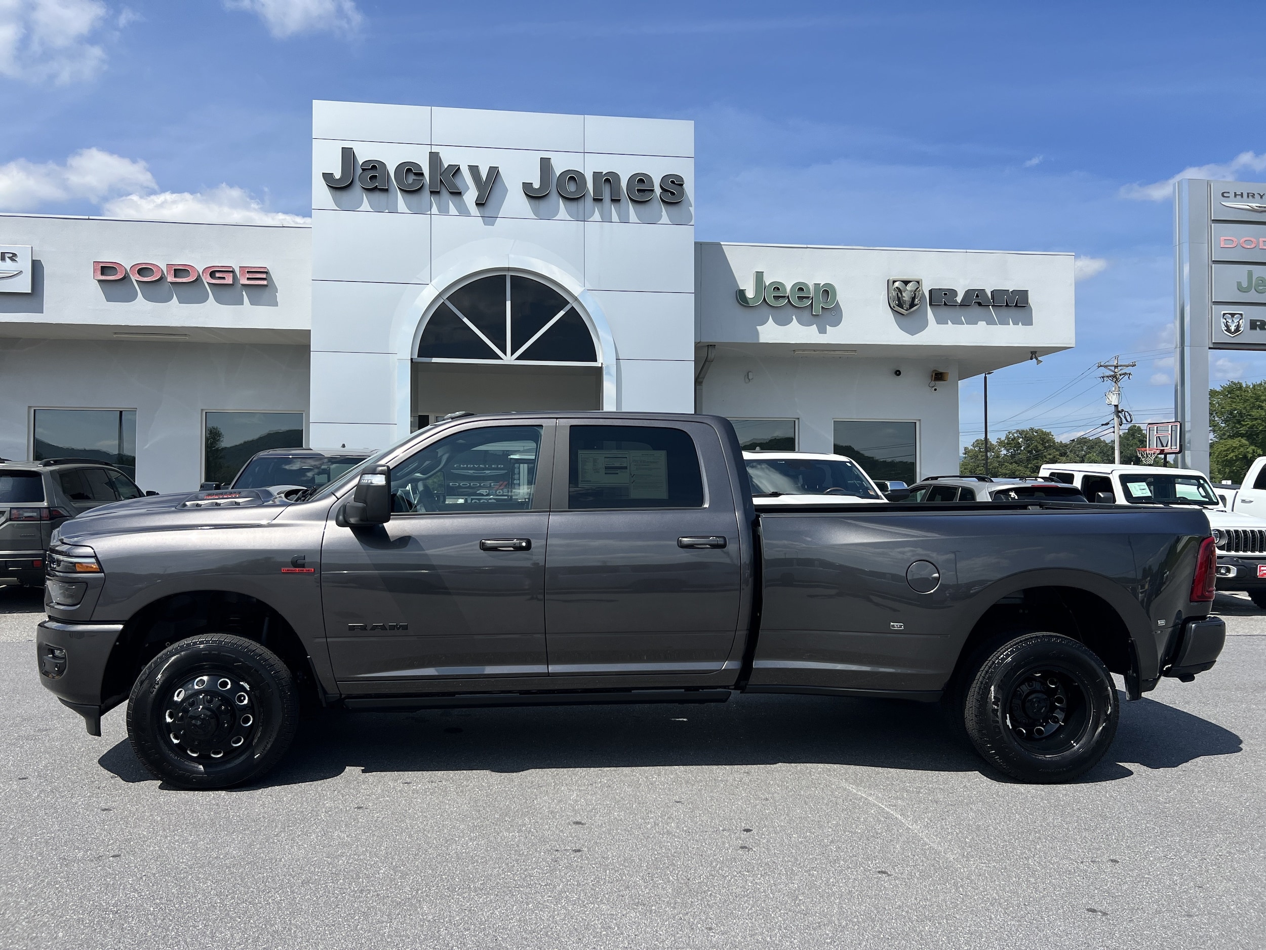 2025 Ram 3500 Laramie 4x4 Crew Cab 8 Box 