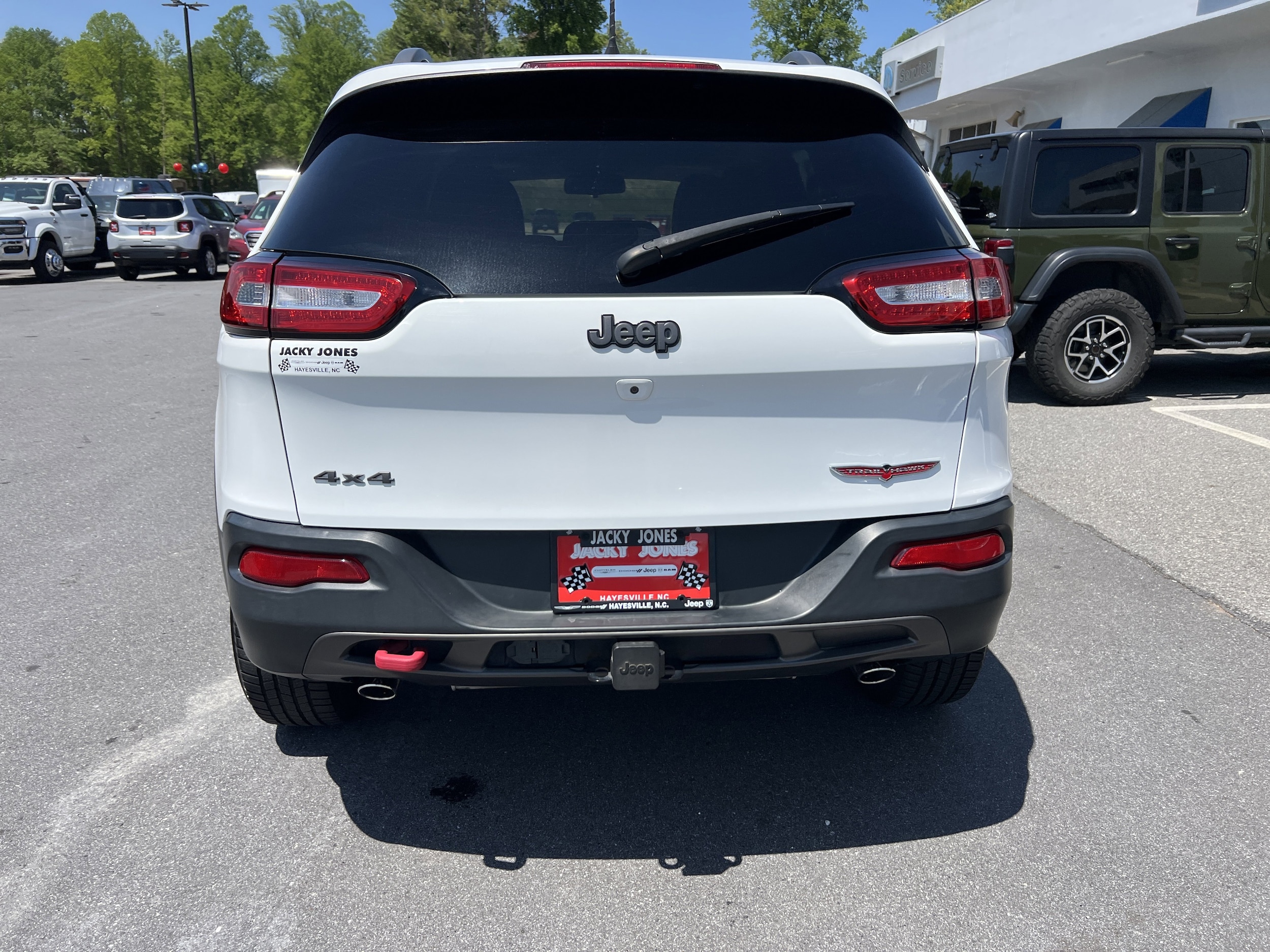 Used 2016 Jeep Cherokee Trailhawk with VIN 1C4PJMBS2GW124411 for sale in Hayesville, NC