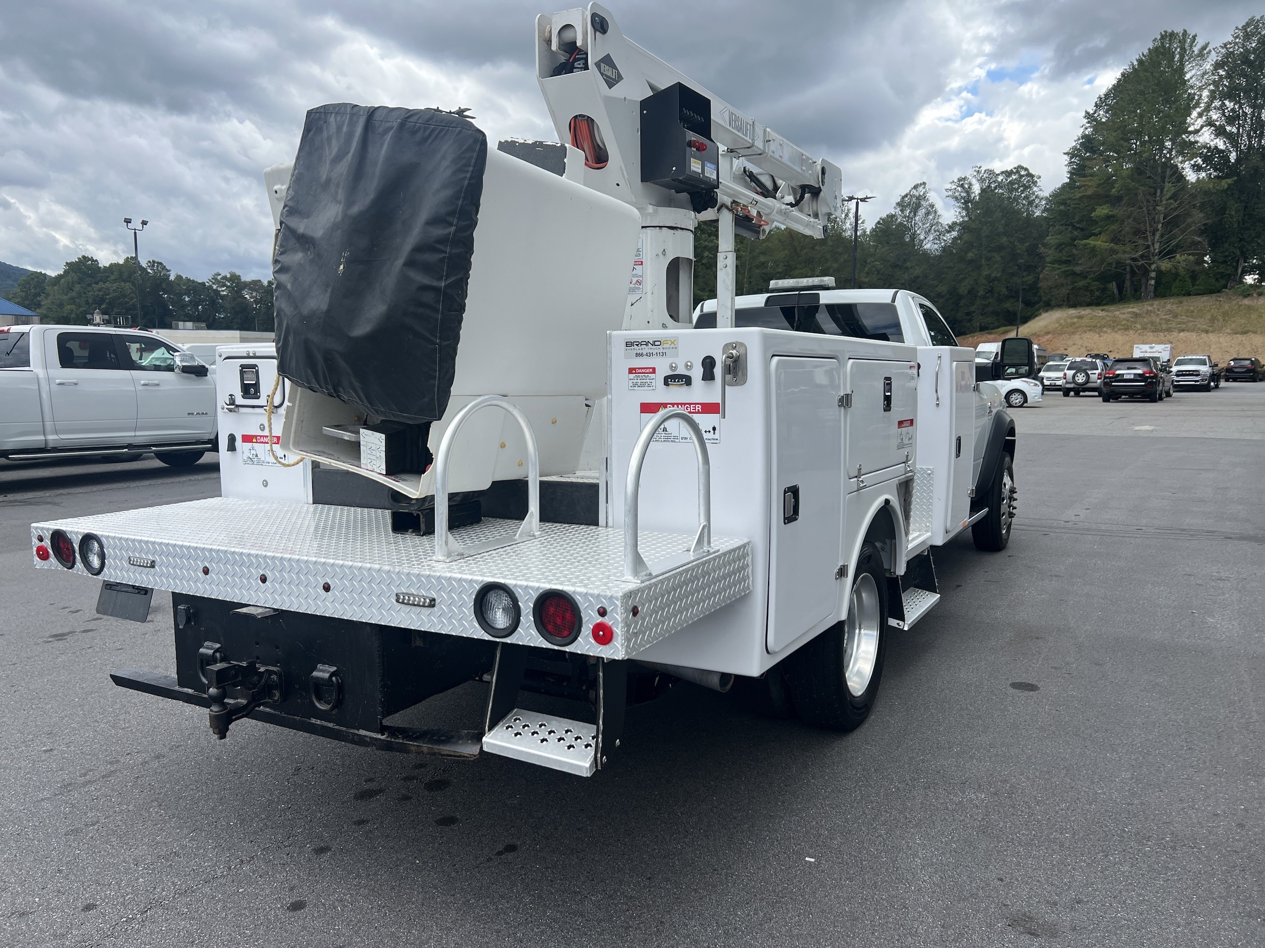 2023 Ram 5500 Tradesman photo 2