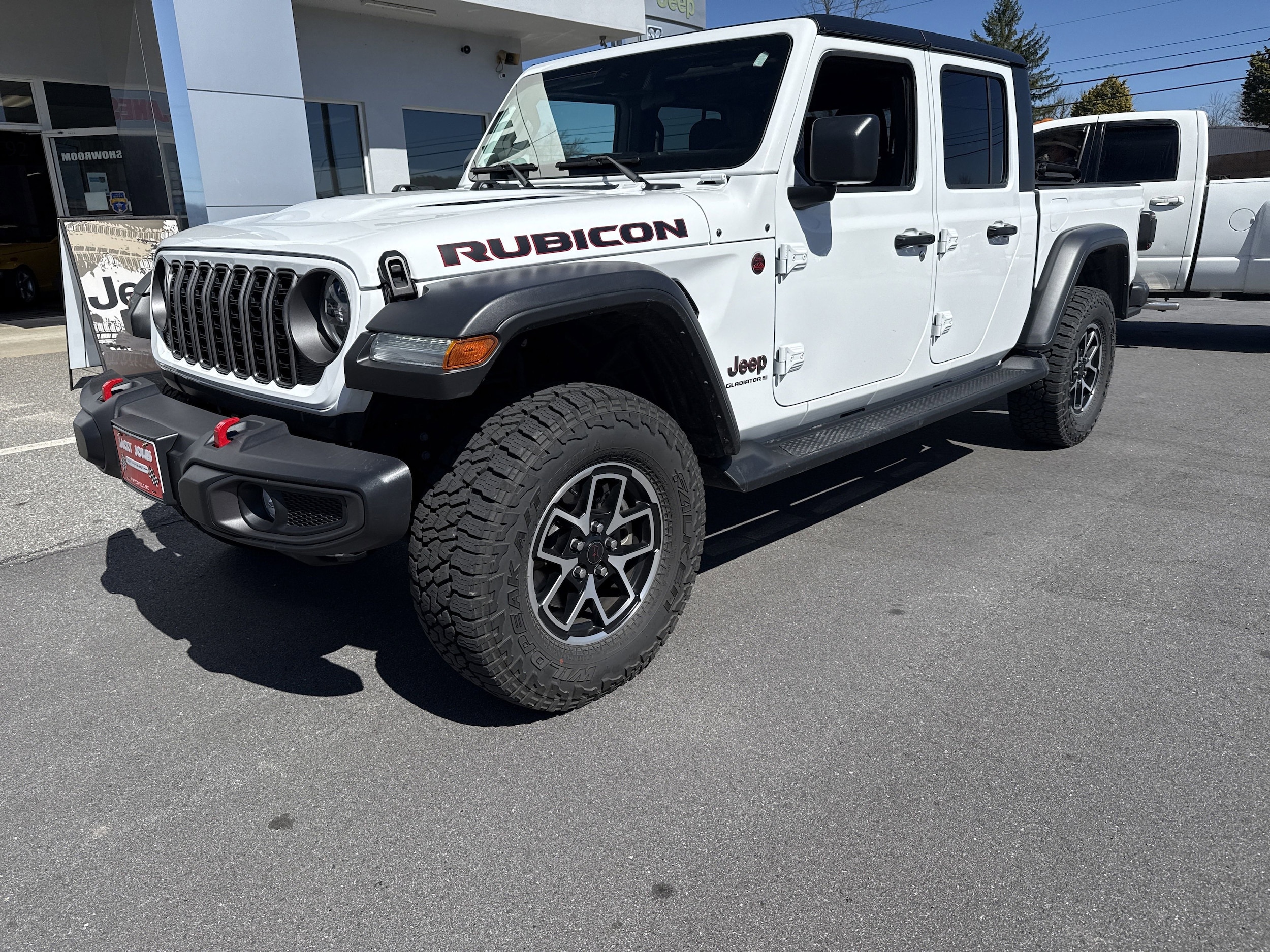 Used 2024 Jeep Gladiator Rubicon with VIN 1C6JJTBG6RL106498 for sale in Hayesville, NC