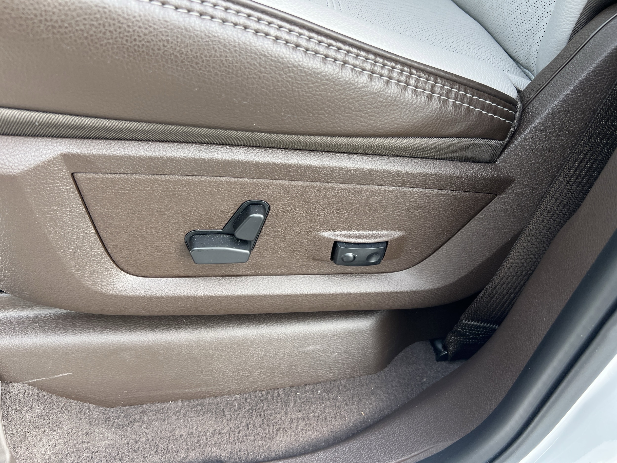 2026 RAM 3500 Laramie - Photo 44