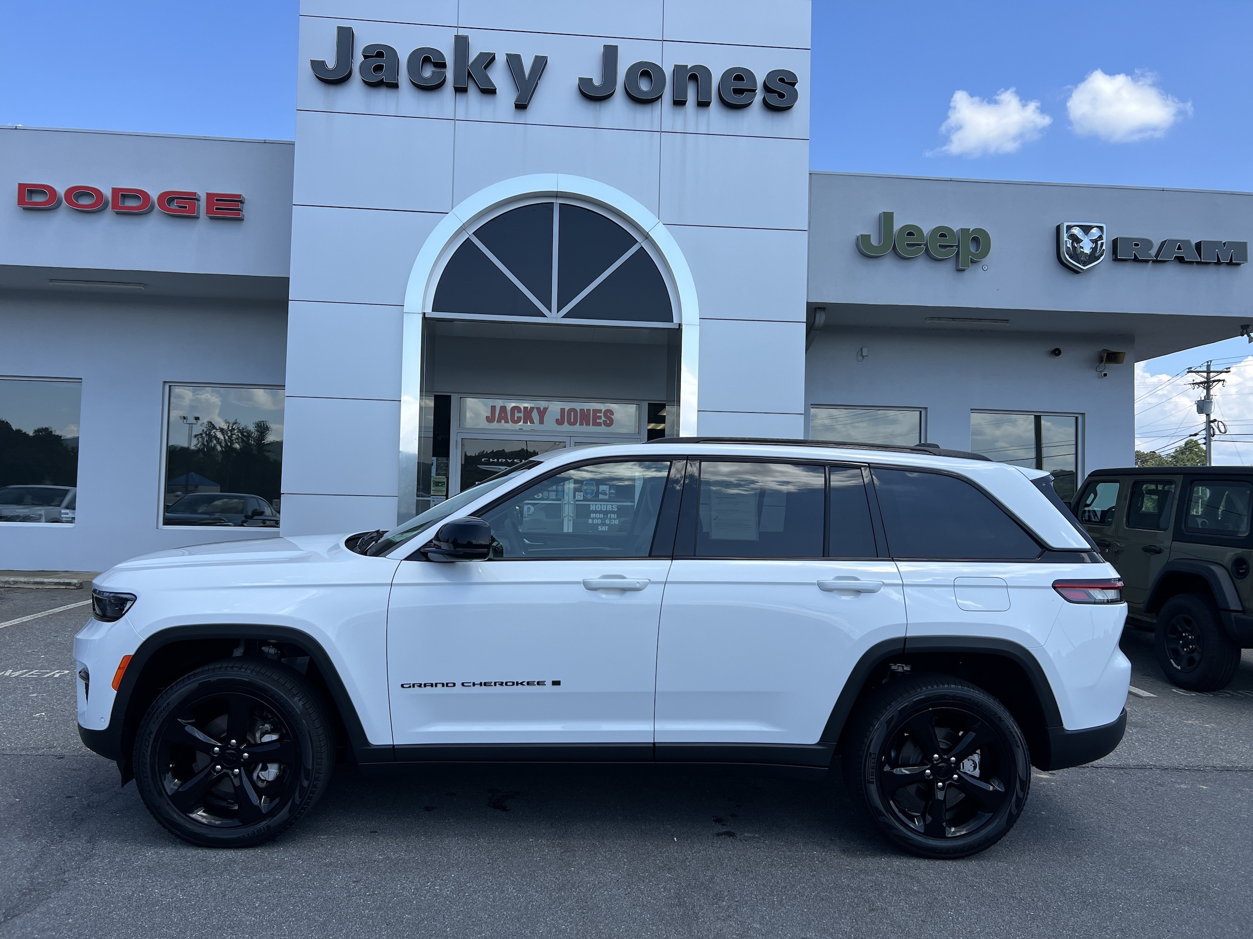 2023 Jeep Grand Cherokee Limited 4x4 