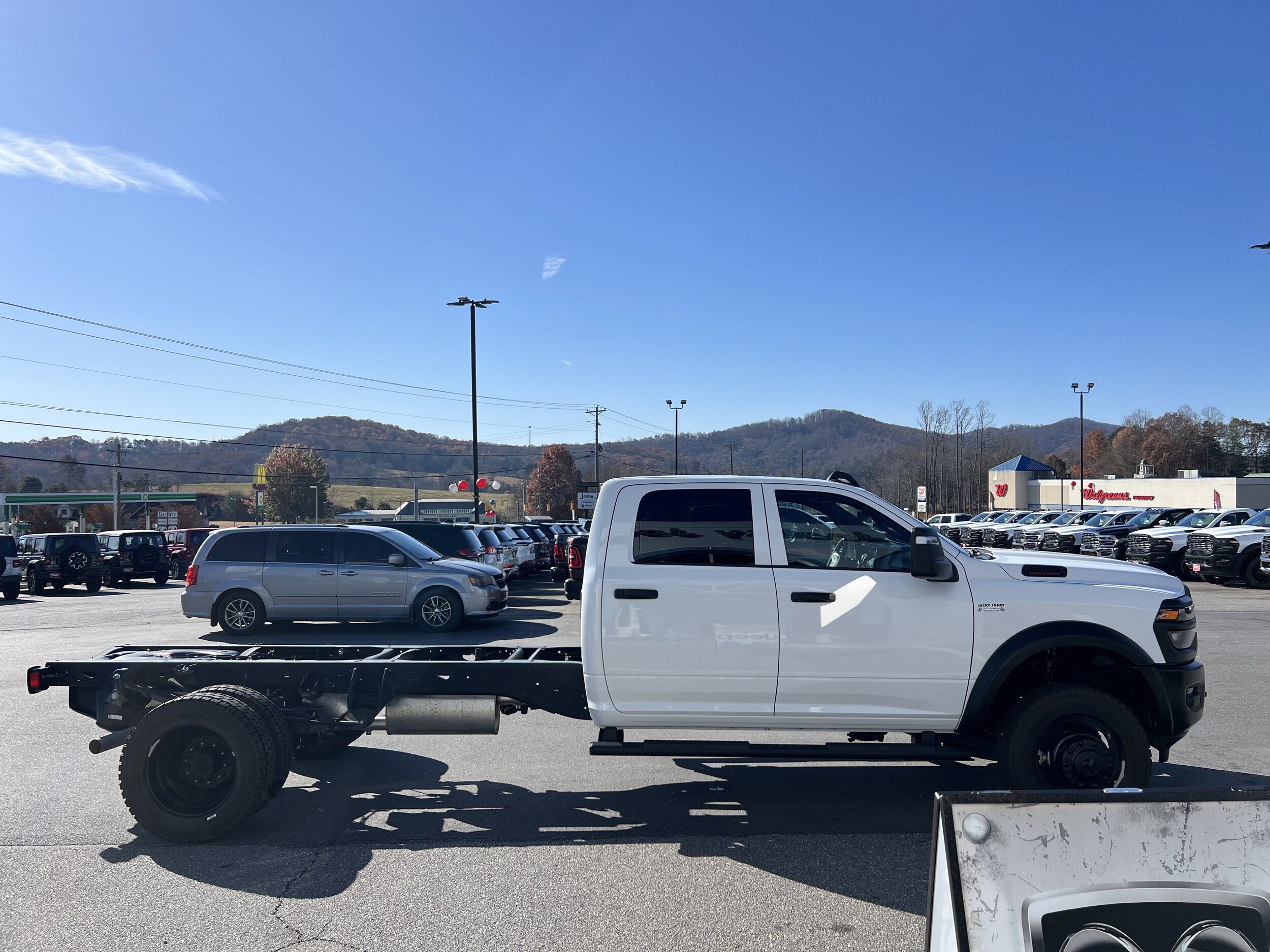 2025 Ram 5500 Tradesman photo 2