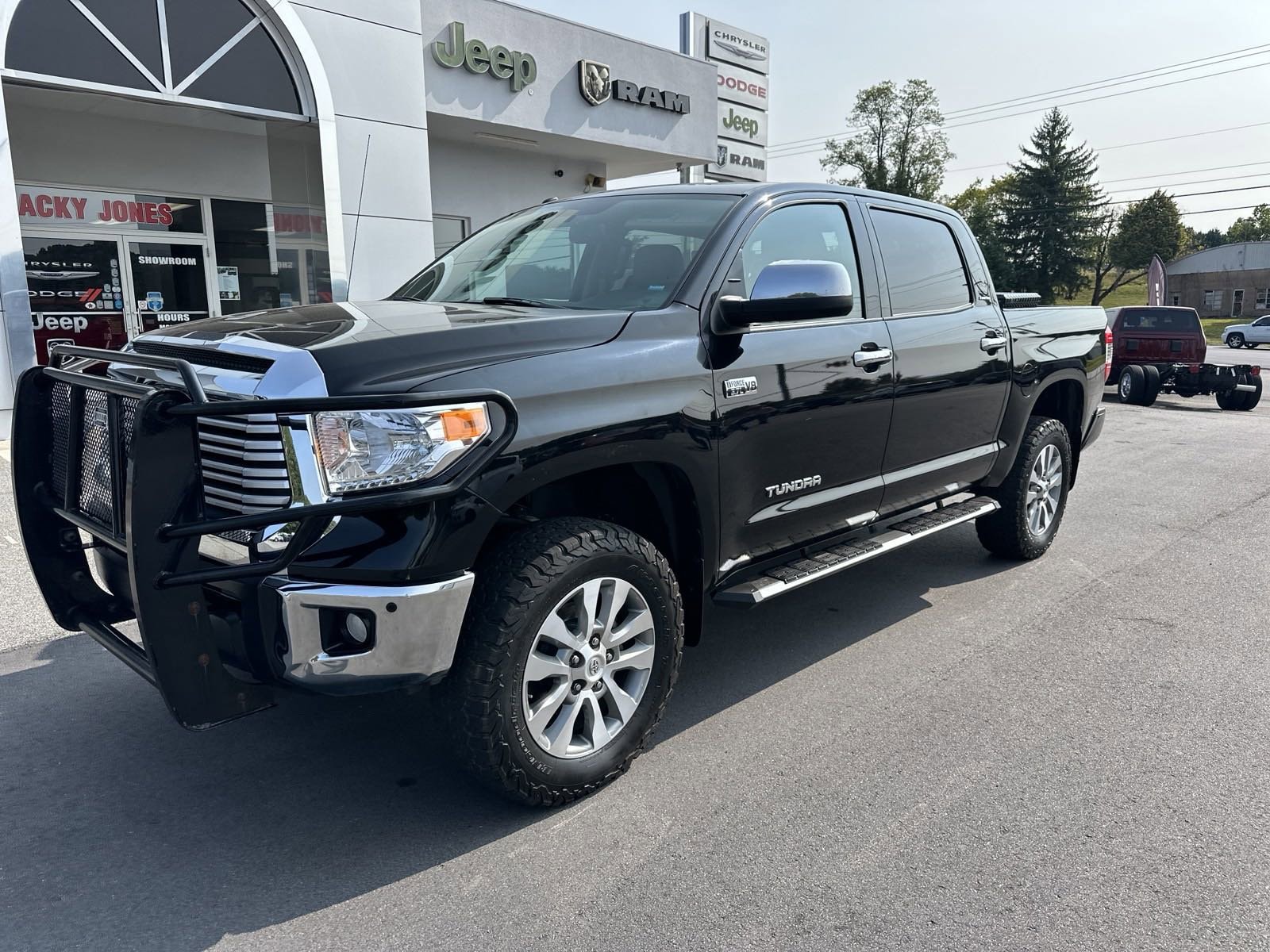 Used 2016 Toyota Tundra Limited with VIN 5TFHW5F14GX507869 for sale in Hayesville, NC