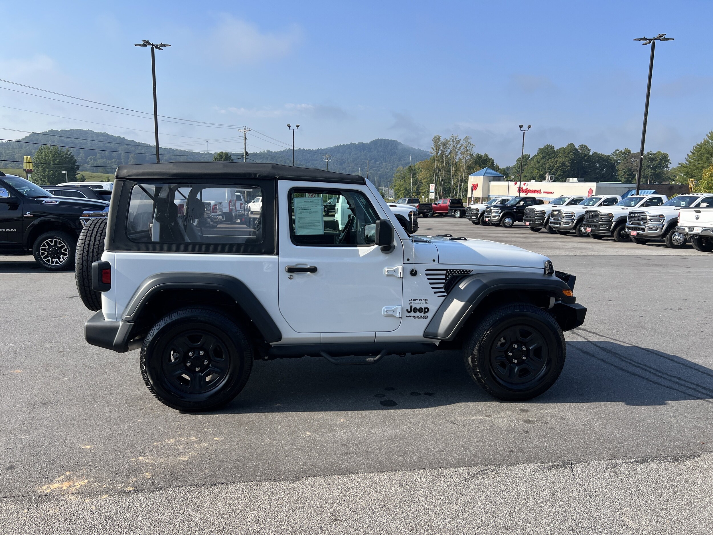 2021 Jeep Wrangler Sport photo 3