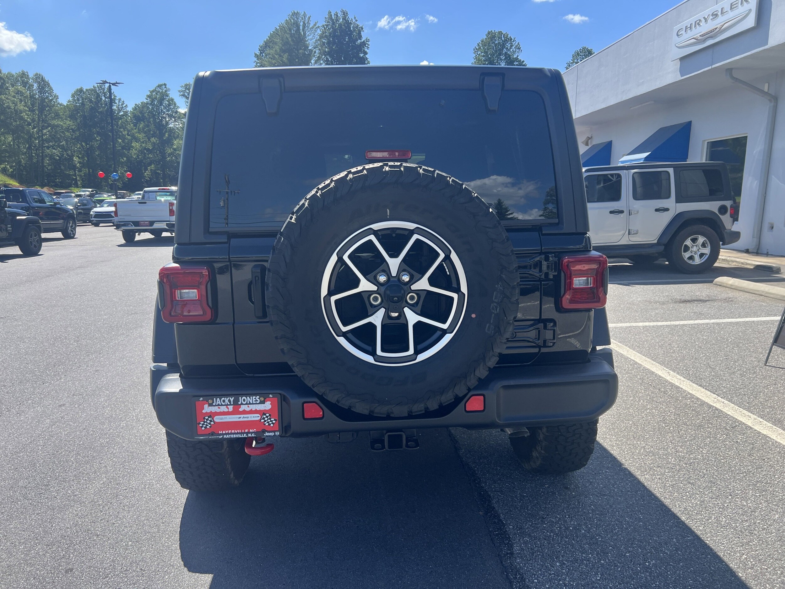2024 Jeep Wrangler Rubicon photo 2