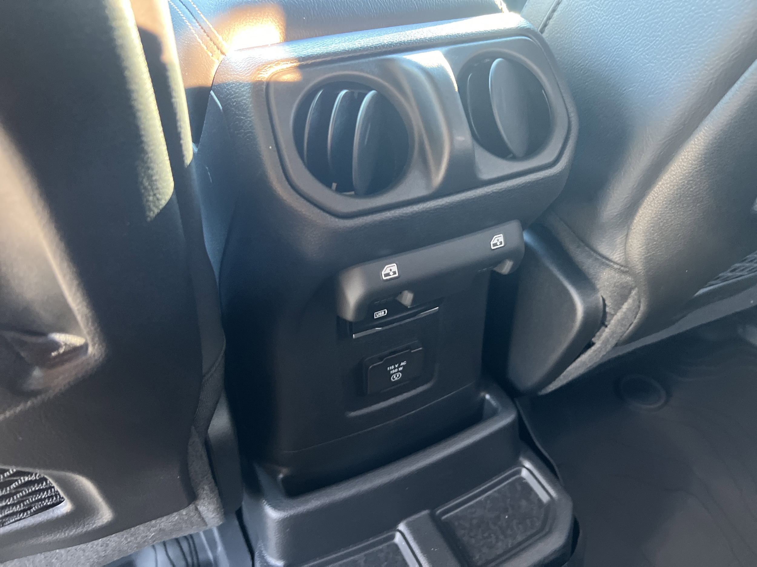 2024 Jeep Wrangler 4-Door Sahara - Photo 12