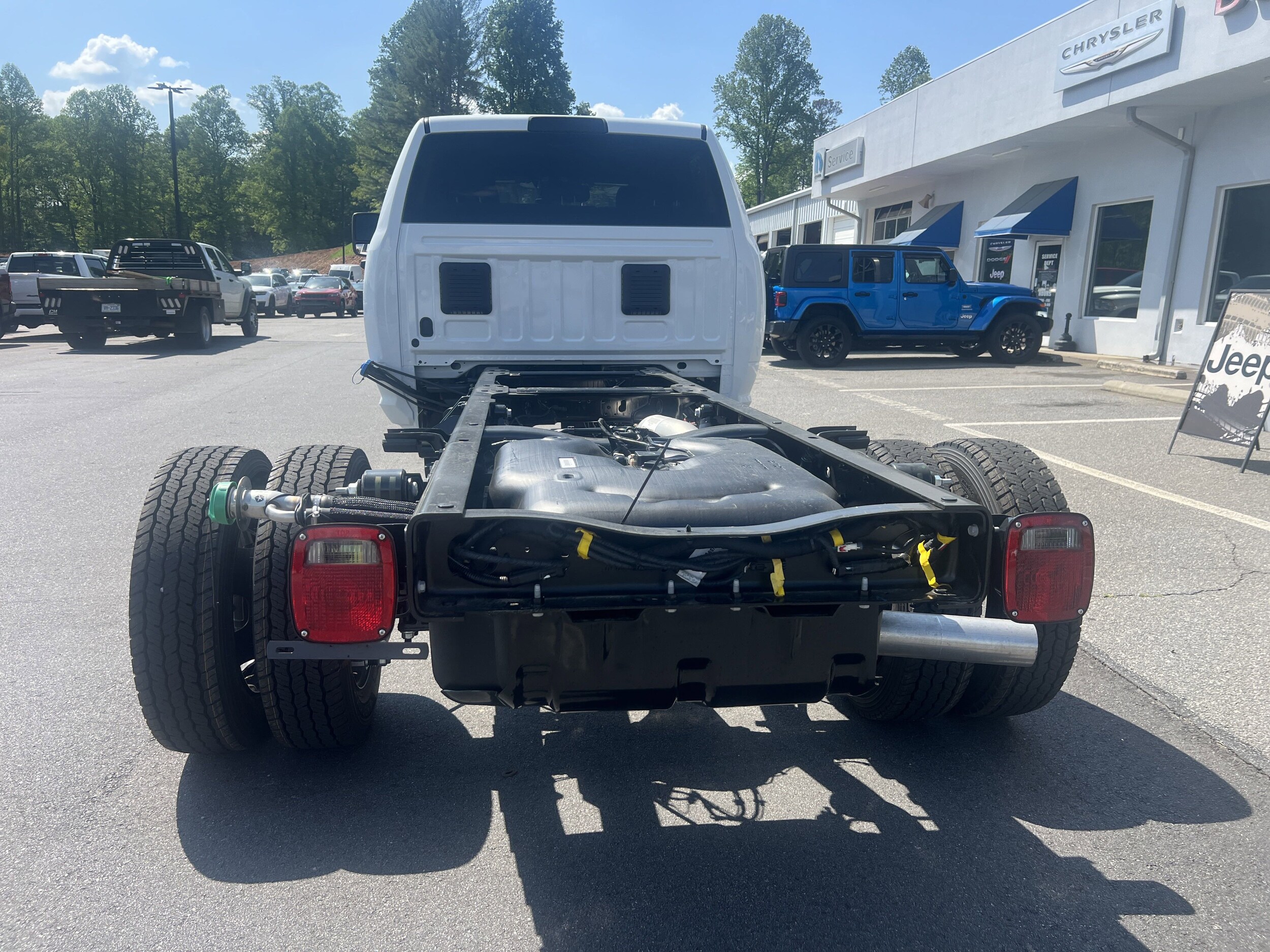 2025 Ram 5500 Tradesman photo 2