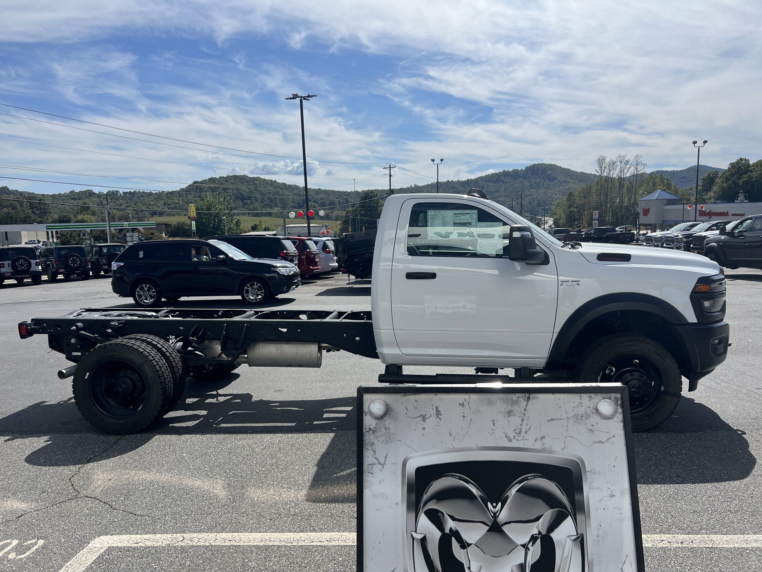 2025 Ram 5500 Tradesman photo 2