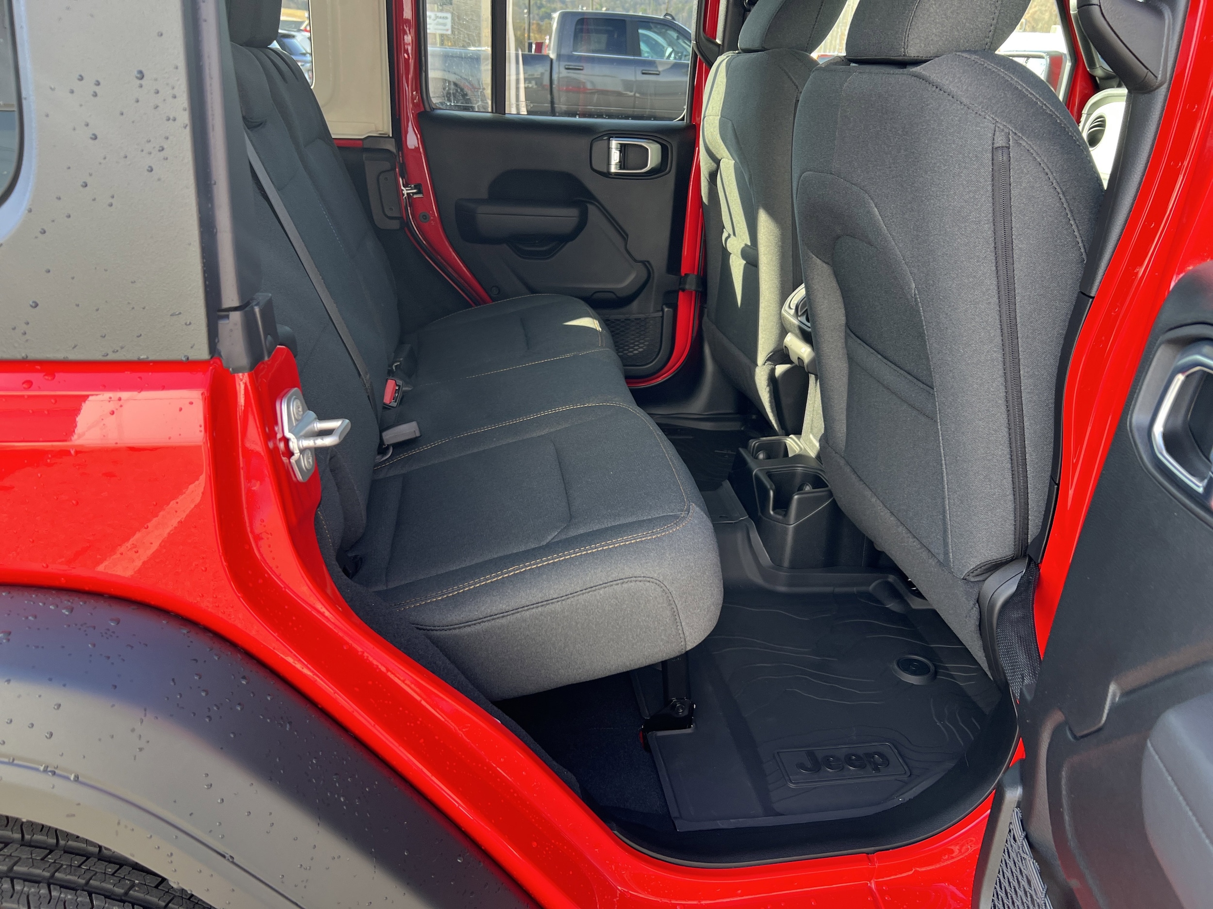 2026 Jeep Wrangler 4-Door Sport RHD - Photo 8