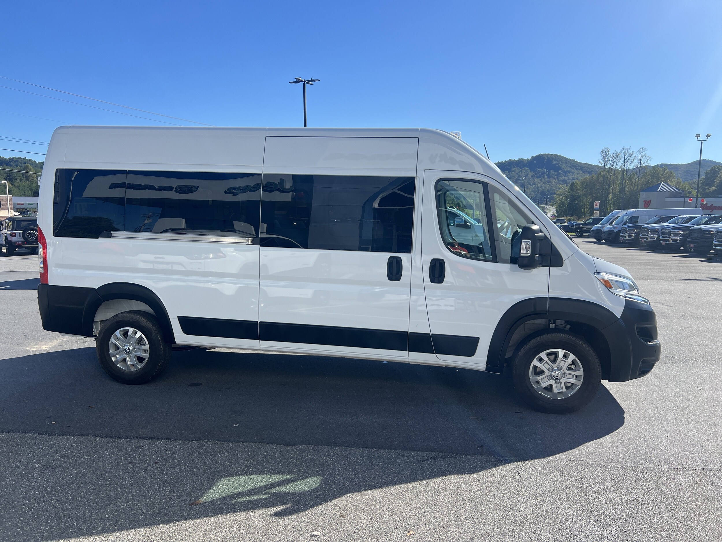 2025 Ram ProMaster 2500 photo 3