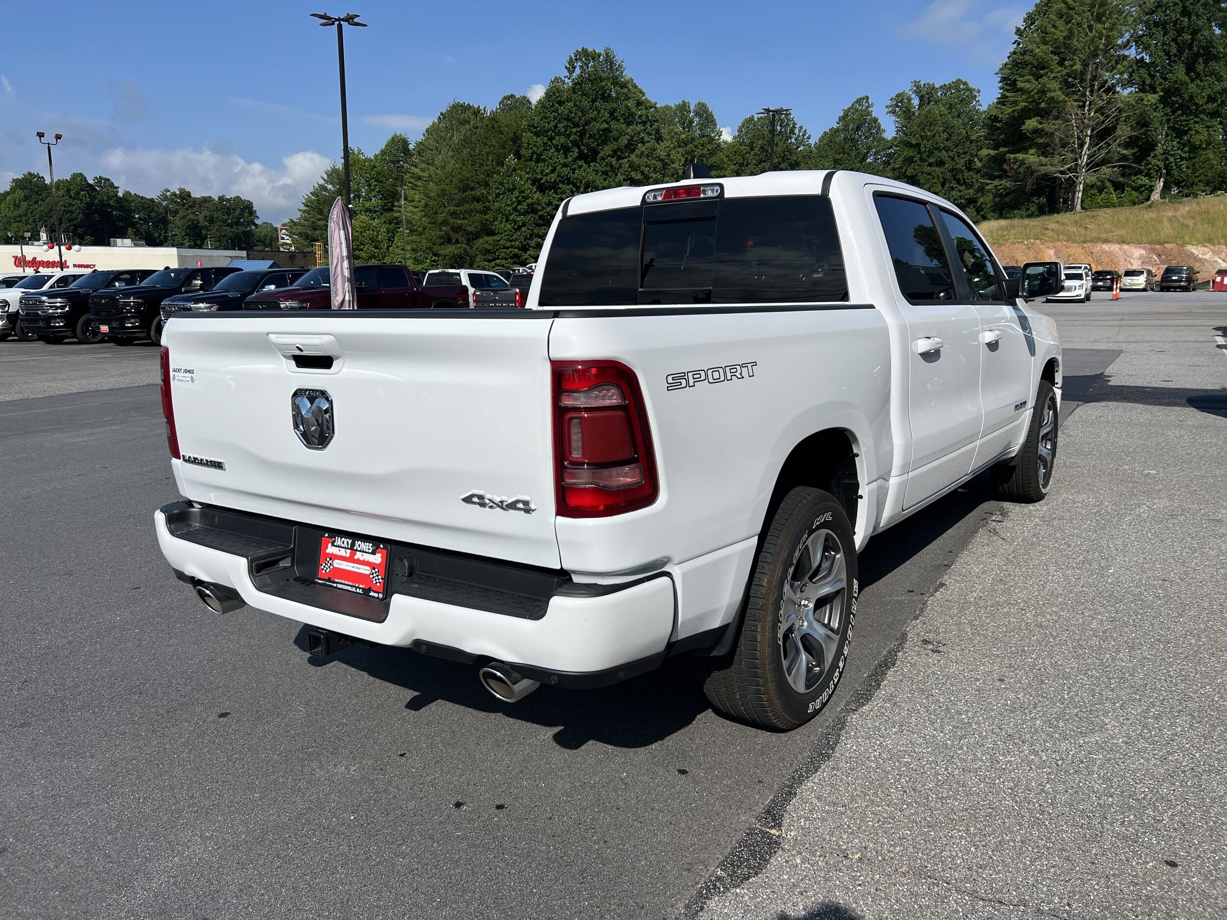 2023 Ram 1500 Laramie photo 3
