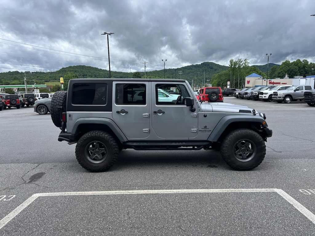Used 2016 Jeep Wrangler Unlimited Sahara 4WD Sahara