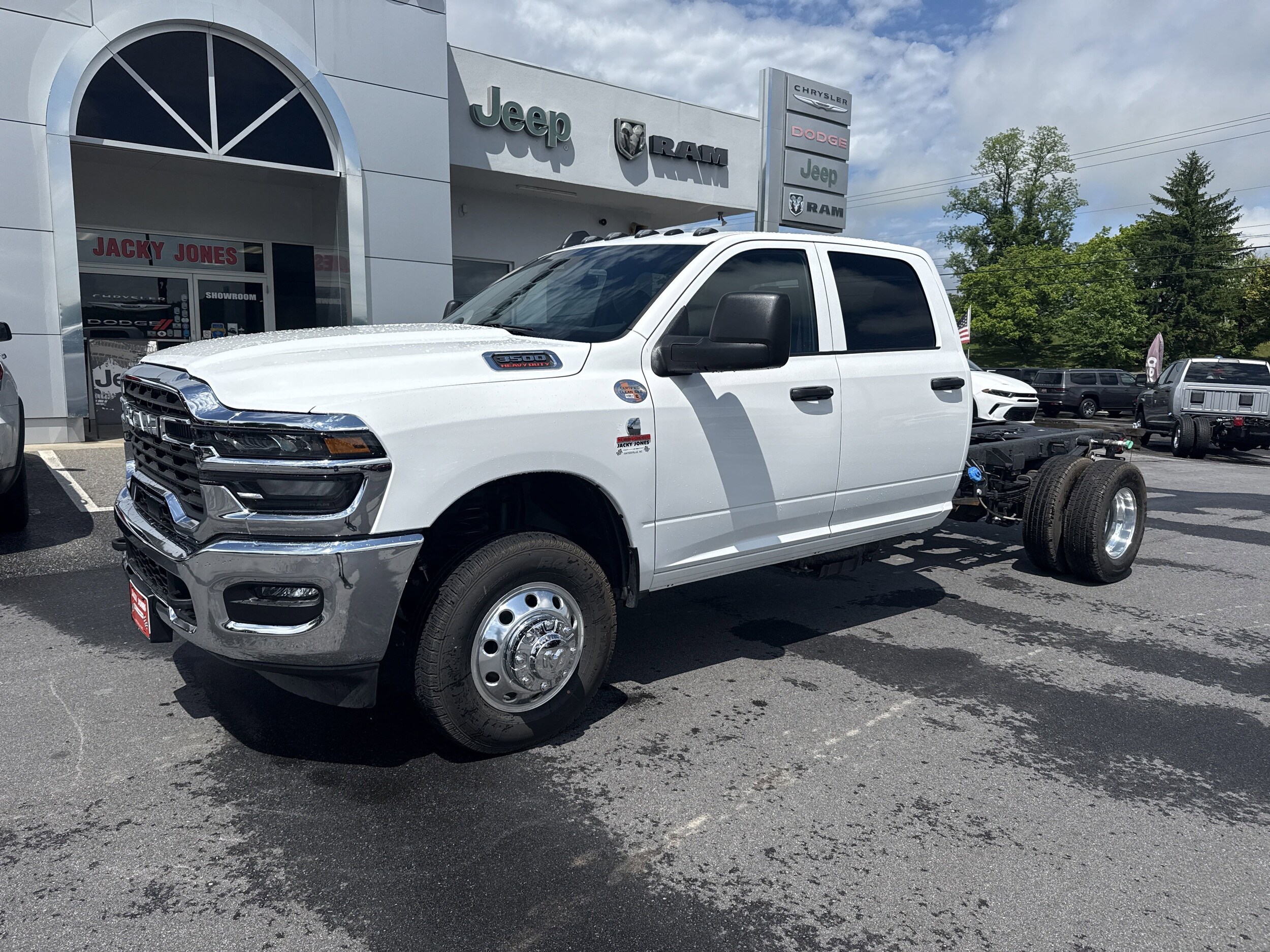 2025 Ram 3500 Tradesman Big Horn photo 2