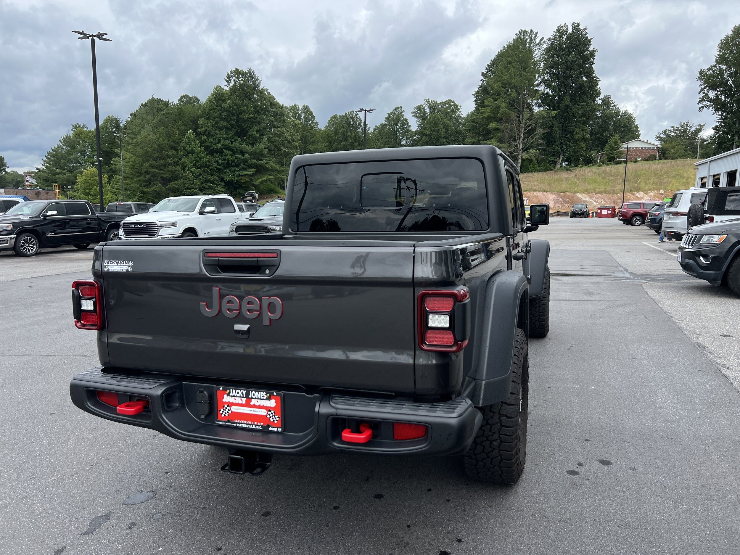 2024 Jeep Gladiator Rubicon photo 2