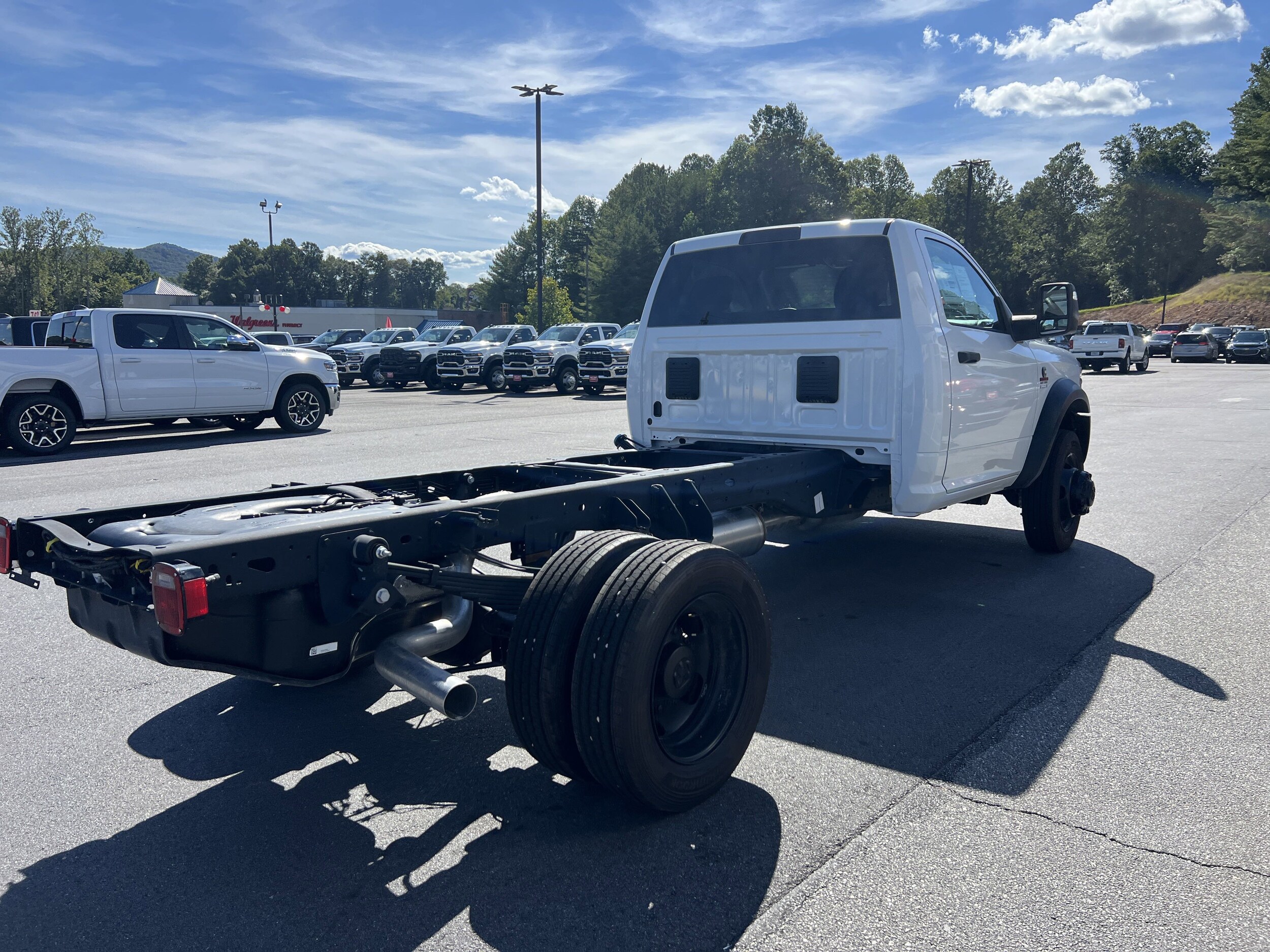 2025 Ram 4500 Tradesman photo 2