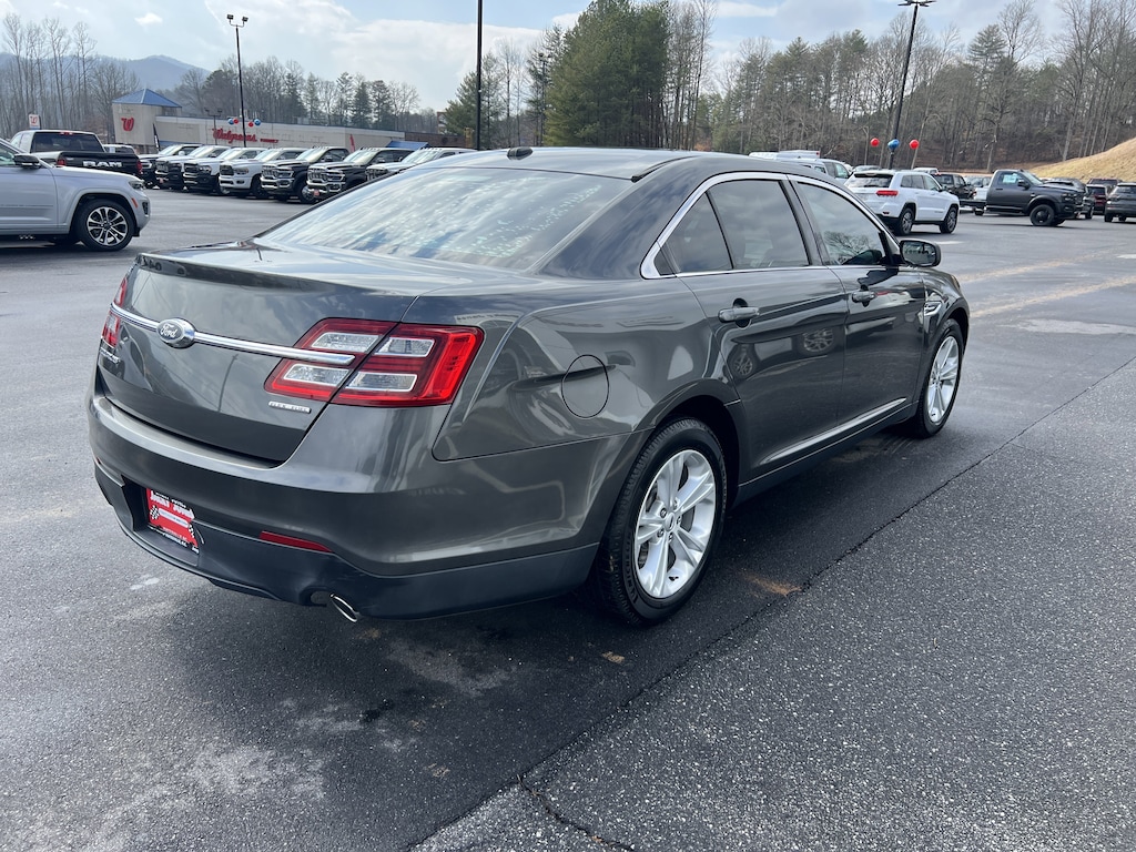Used 2017 Ford Taurus SE SE FWD