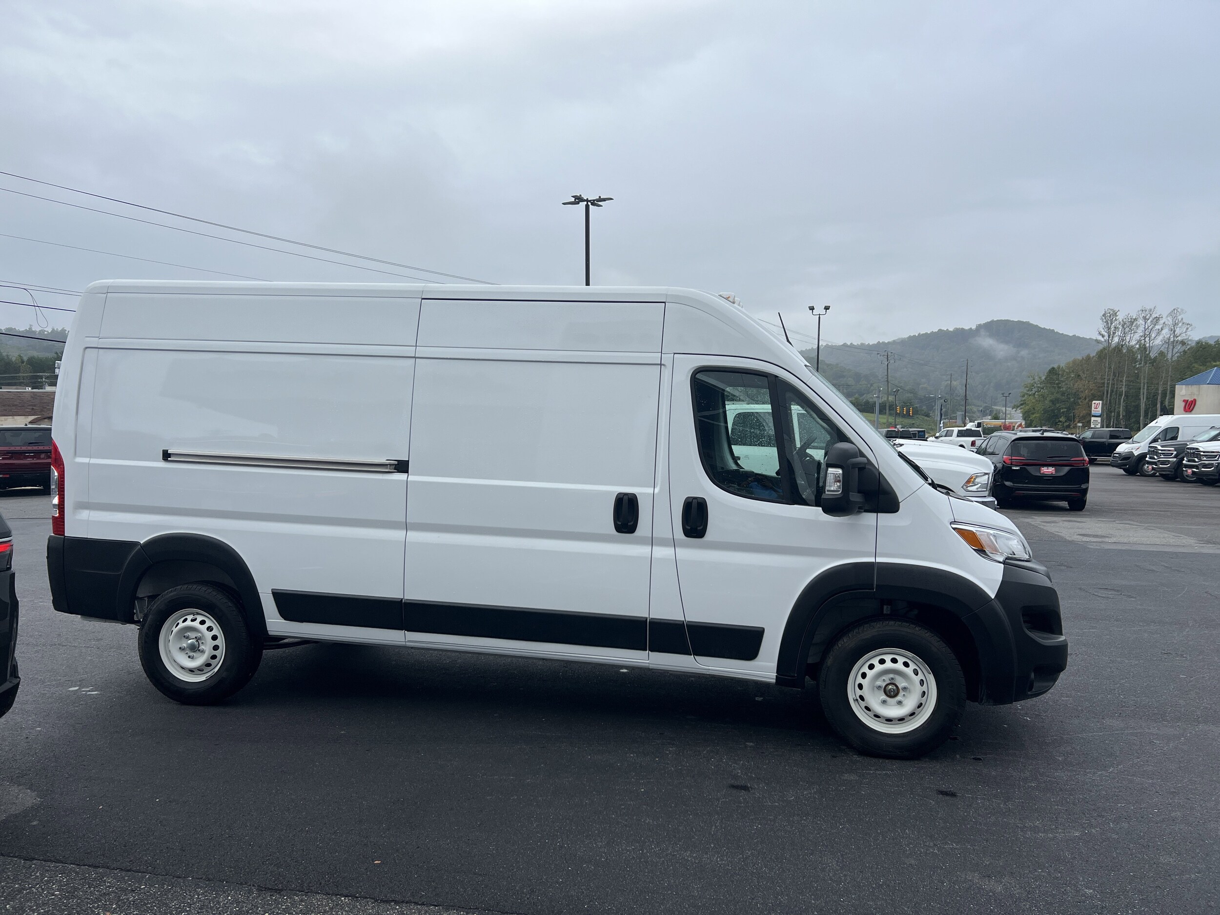 2025 Ram ProMaster 2500 photo 4