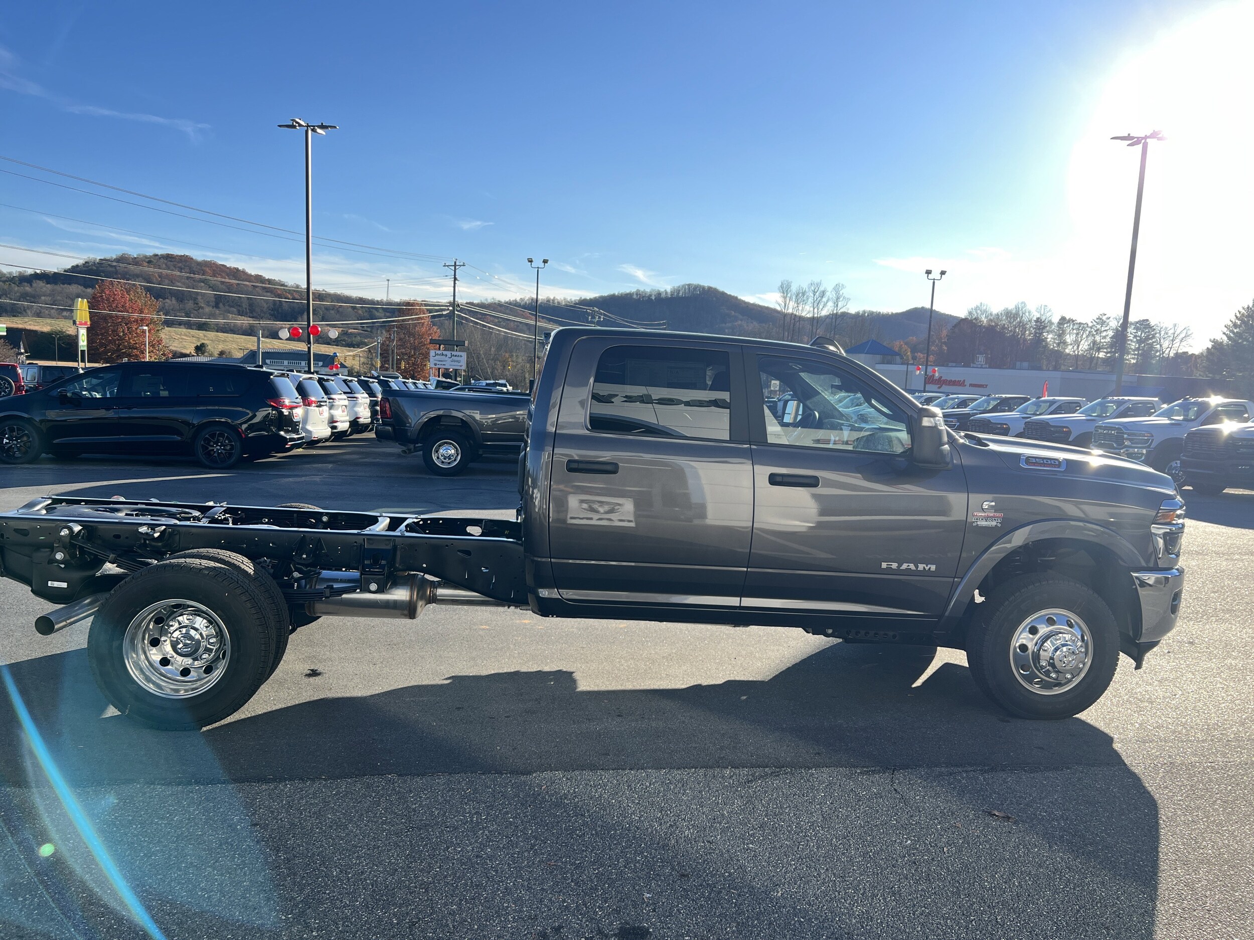 2026 Ram 3500 Tradesman Big Horn photo 2
